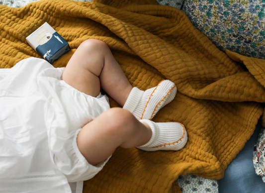 le trousseau de naissance en maille fin Molli X The Socialite Family