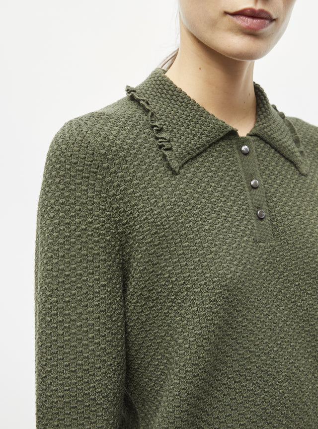 fine knit top with a flounced collar - Image principale