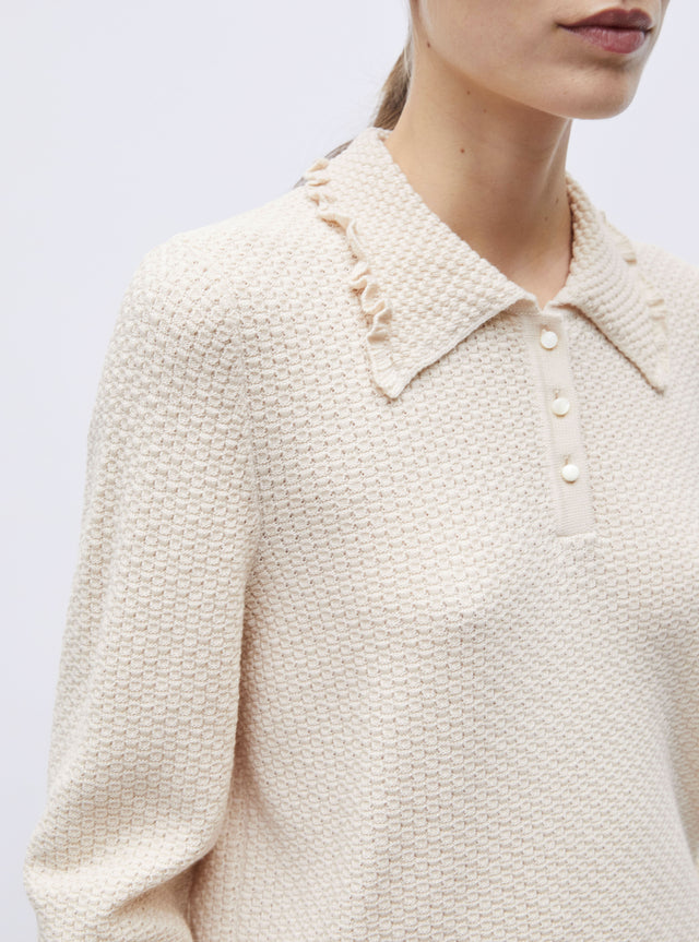 fine knit top with a flounced collar - Image principale