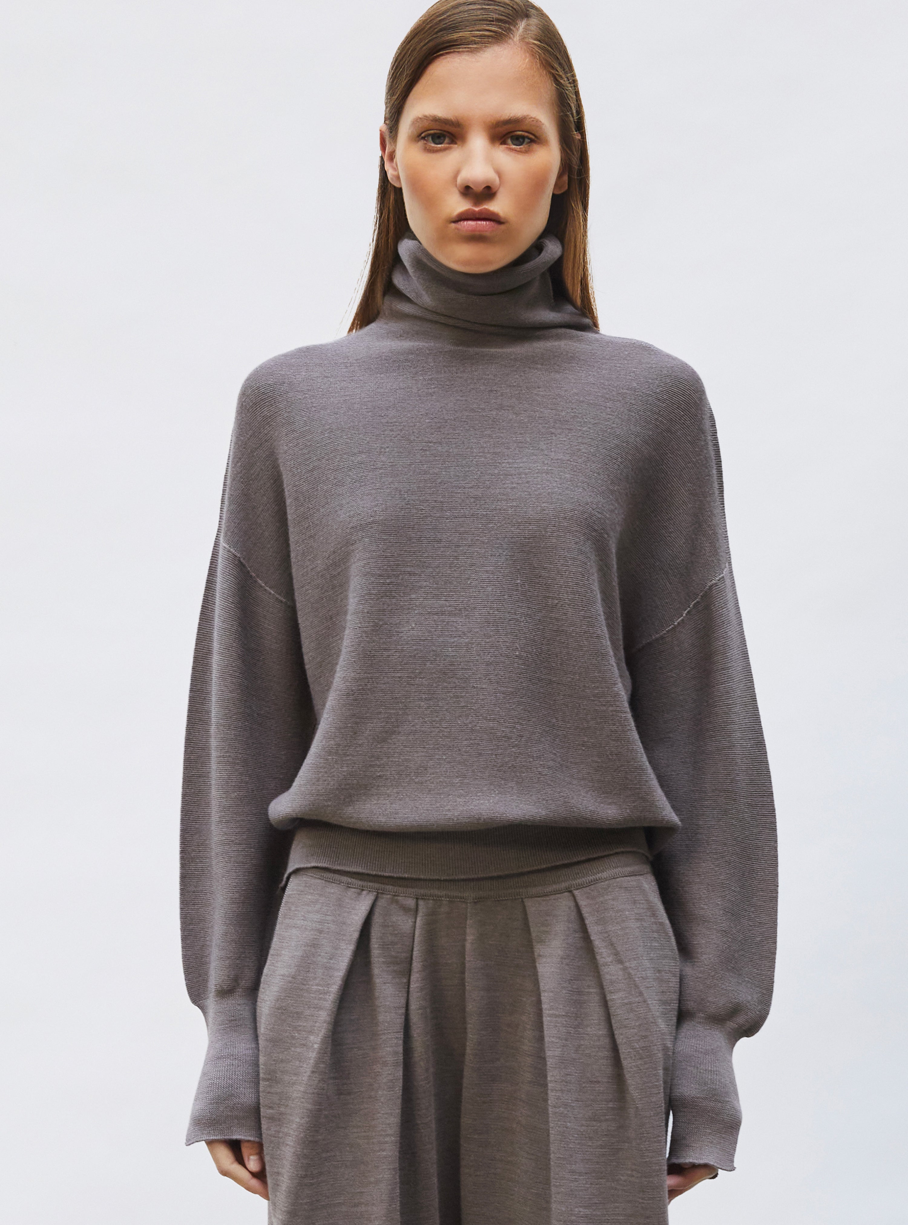 Top fin oversize à col montant Châtaigne - Vêtement en maille de luxe Molli