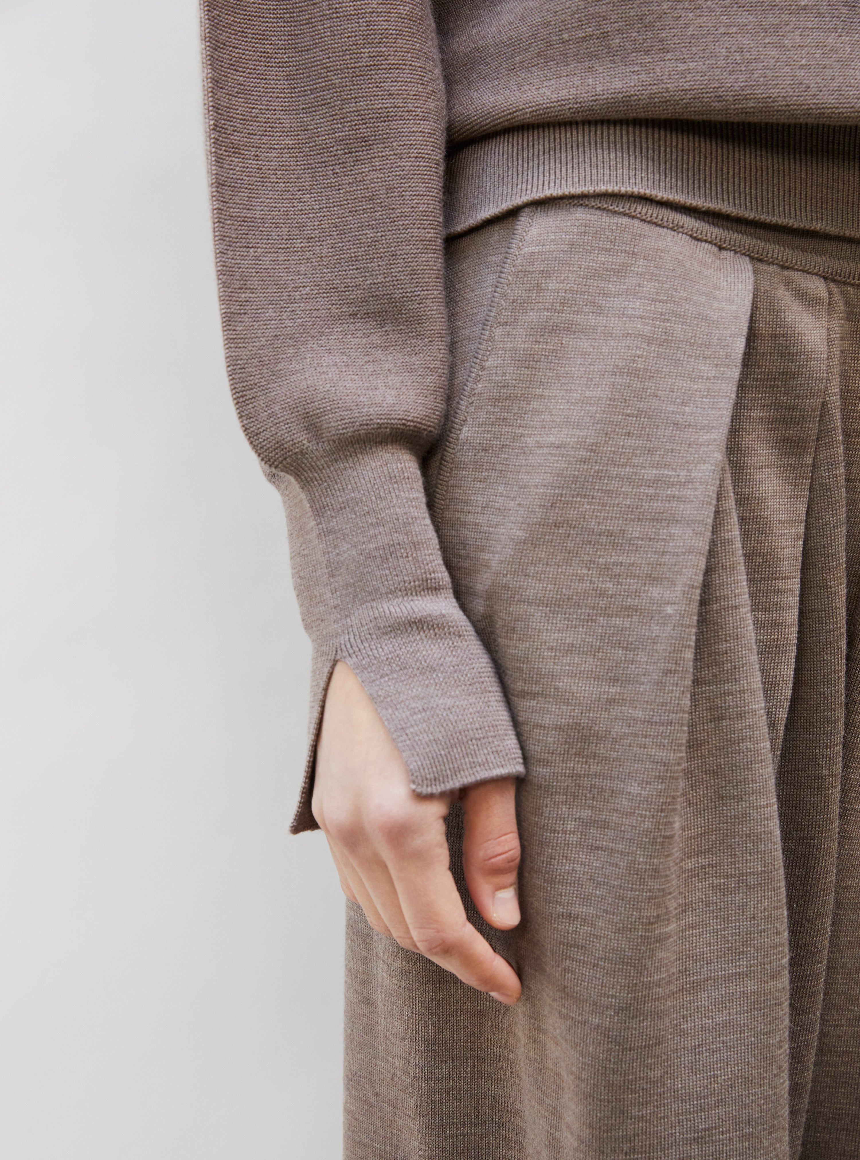 Top fin oversize à col montant Châtaigne - Vêtement en maille de luxe Molli