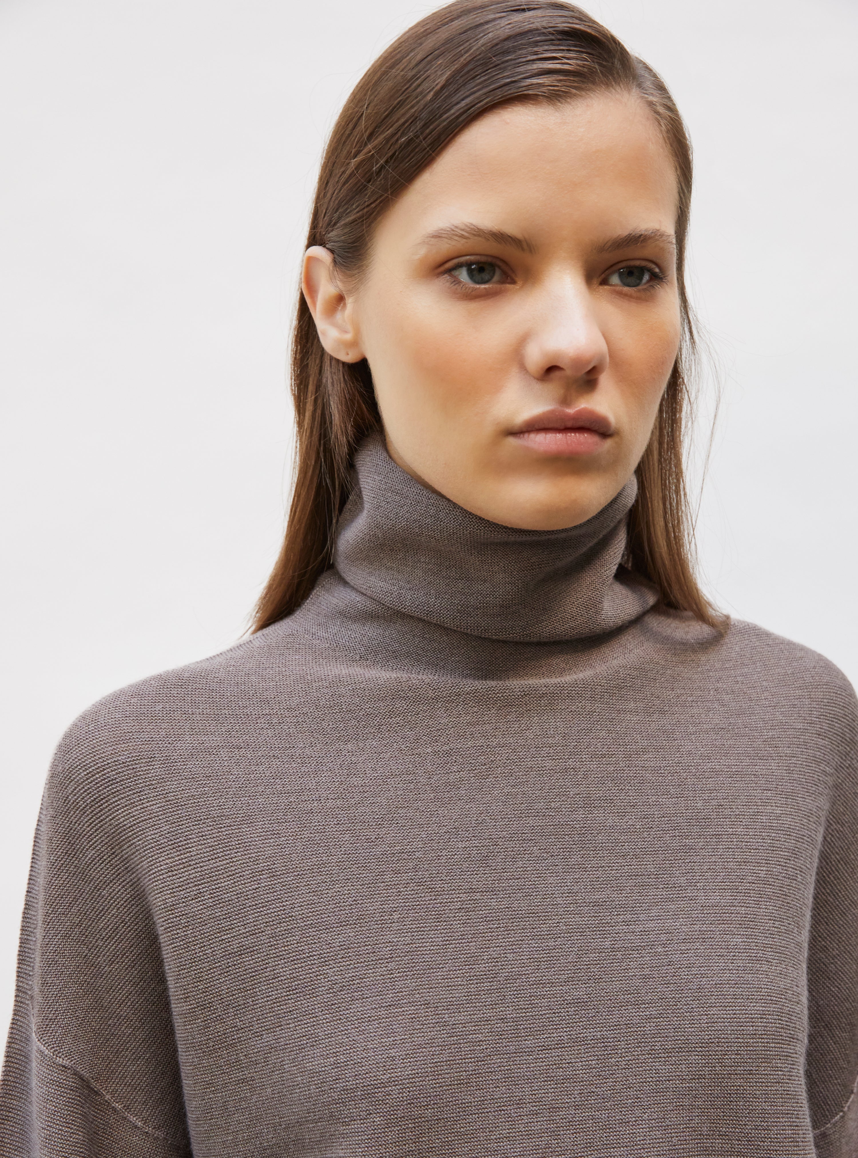 Top fin oversize à col montant Châtaigne - Vêtement en maille de luxe Molli