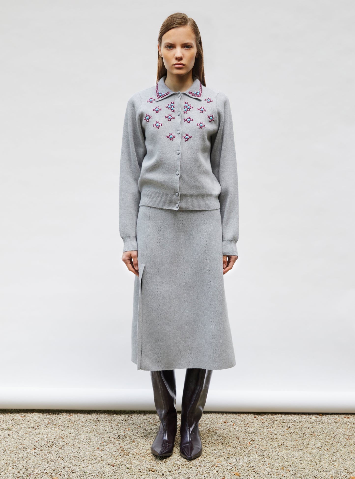 Pantalon de luxe femme - Cardigan maille brodé main Gris souris