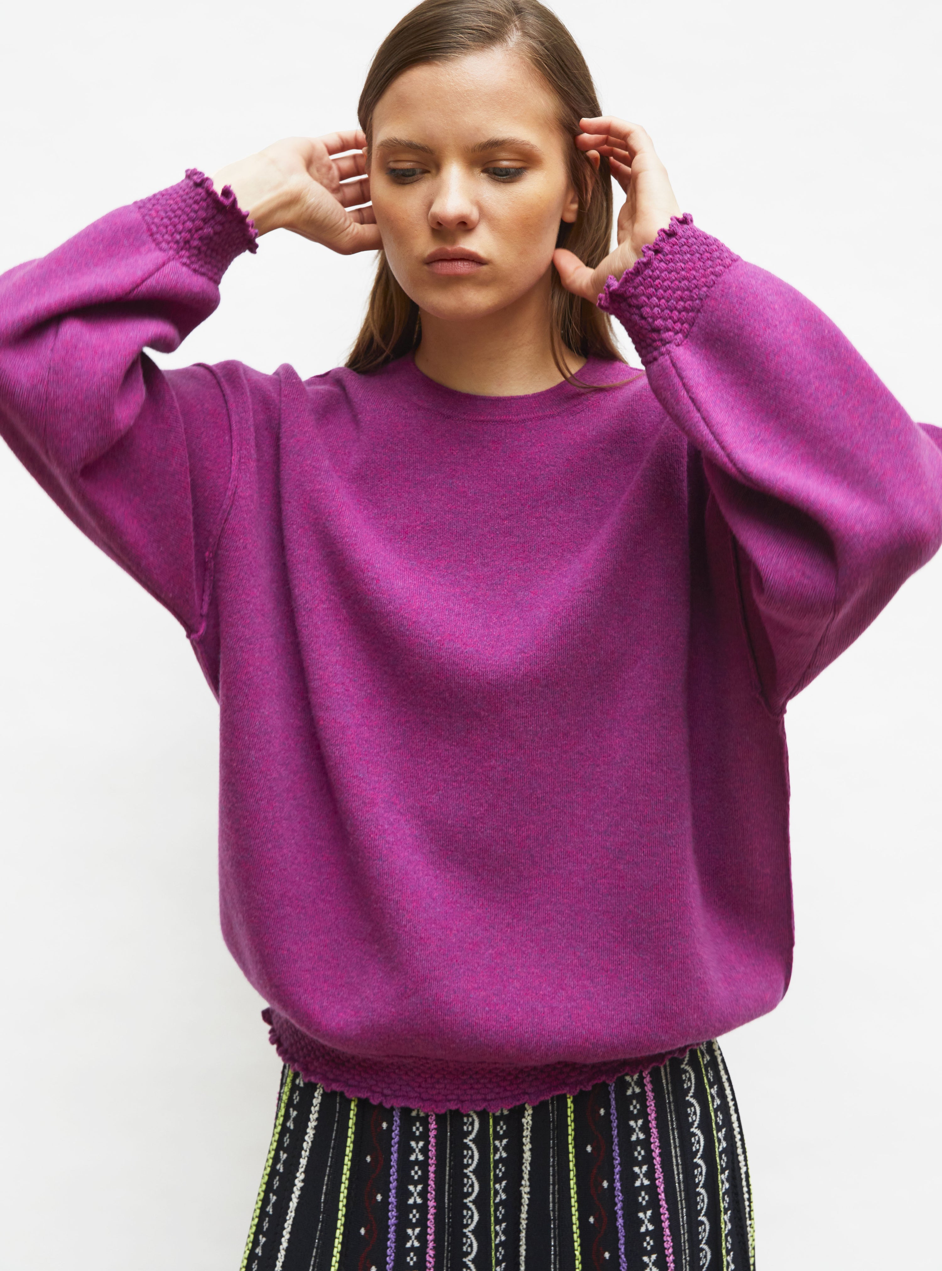 Sweat en maille de luxe Molli - Sweat loose finitions smockées fruits rouges