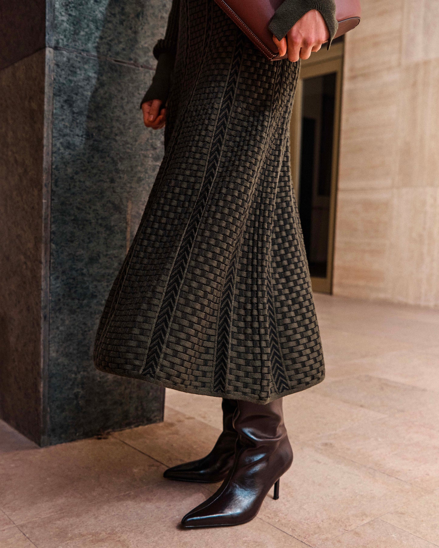 Jupe en maille panier tressé Kaki noir profond - Vêtement en maille de luxe Molli