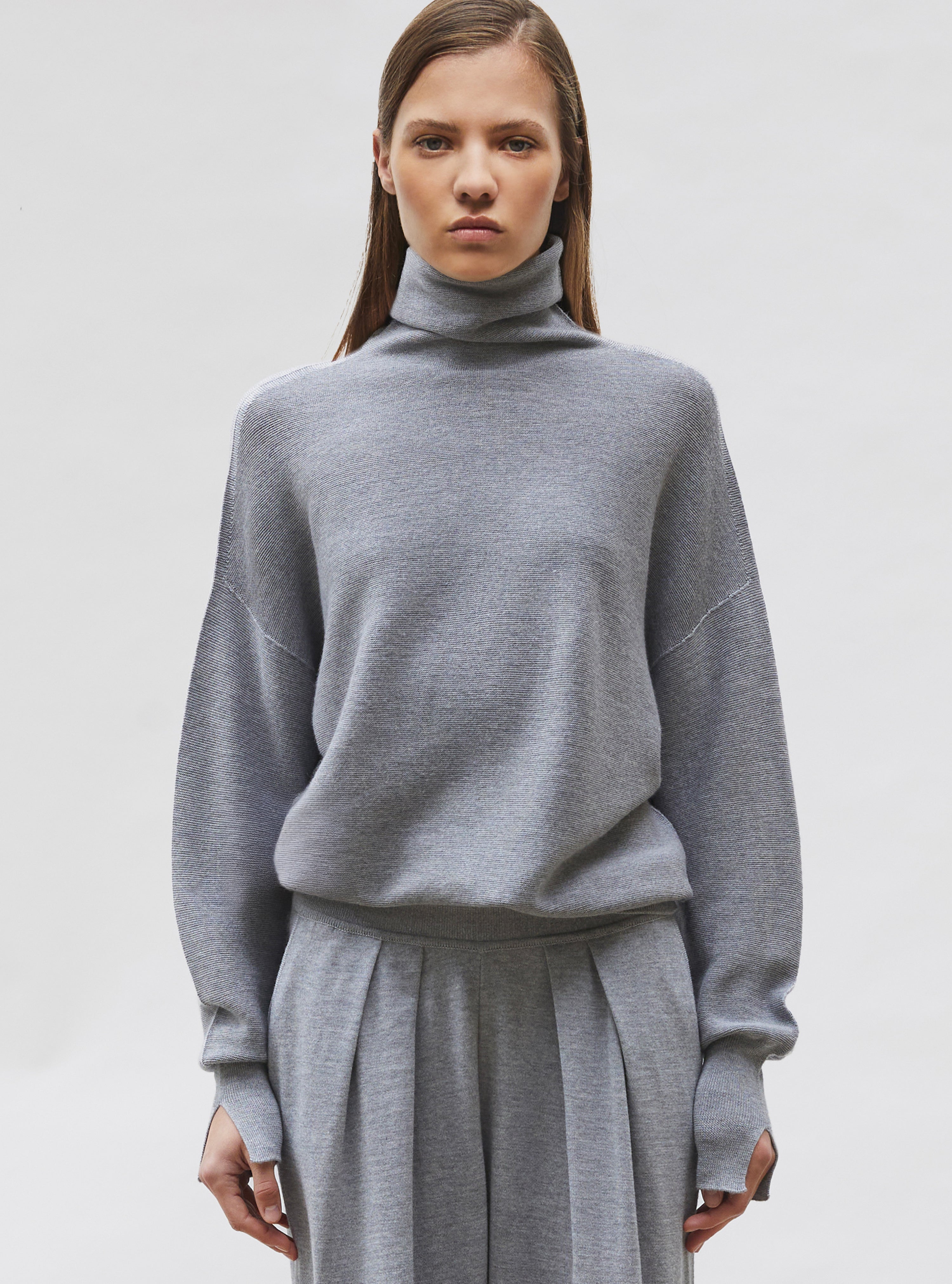 Top fin maille point mousse col montant Gris moyen - Vêtement de luxe femme