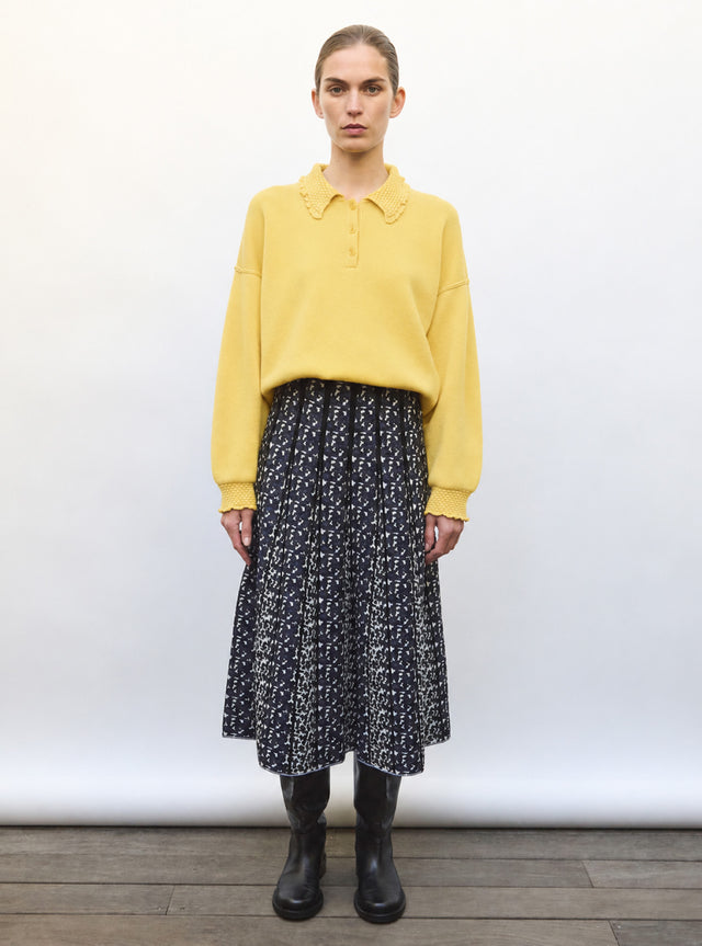 Comfy knit polo shirt with ruffled neckline - Image principale