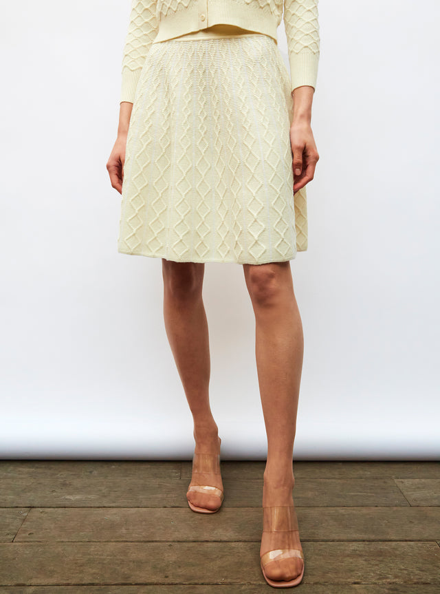 short skirt in fine-quilted knit - Image principale