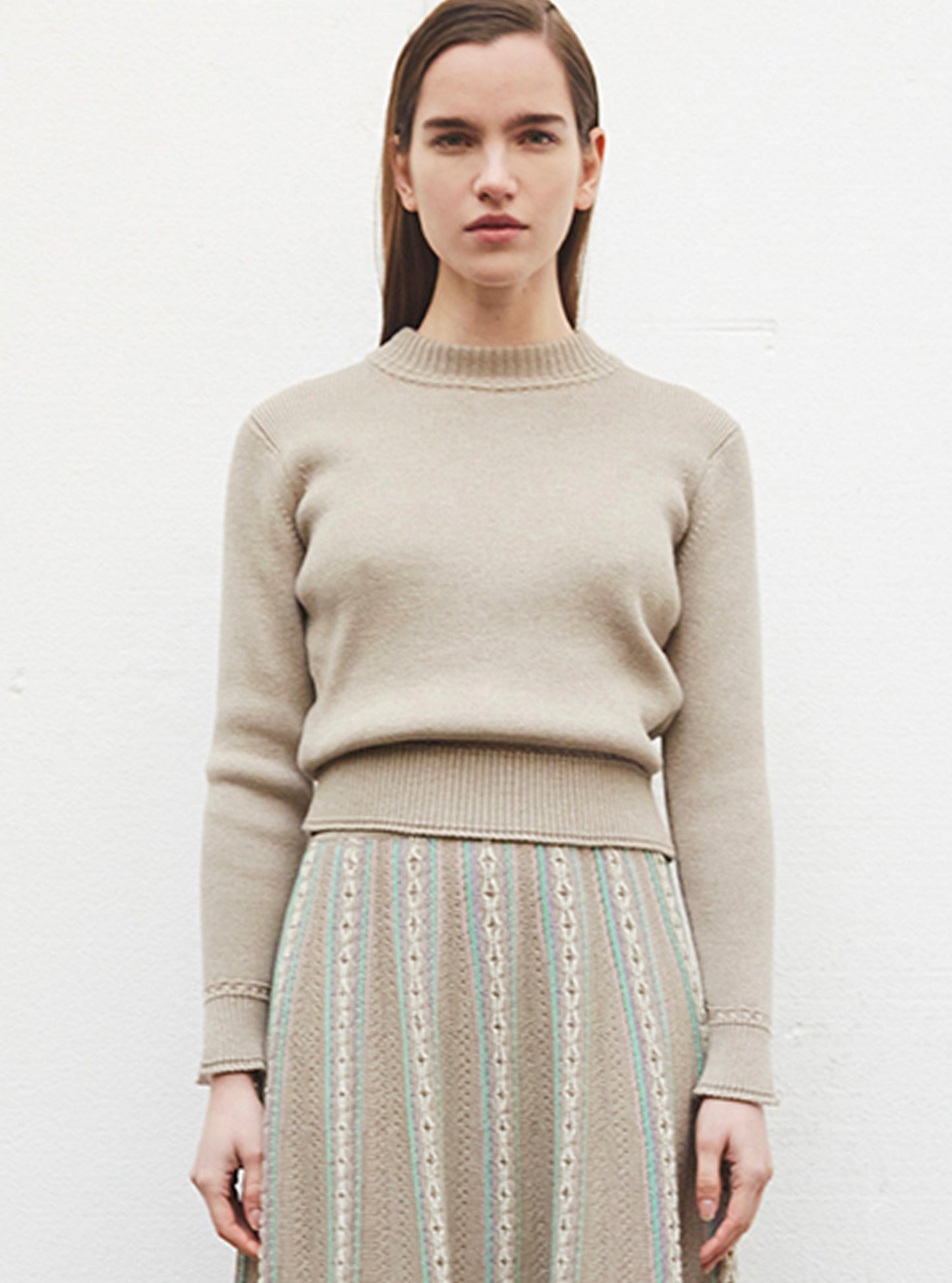 pull droit détails tressés