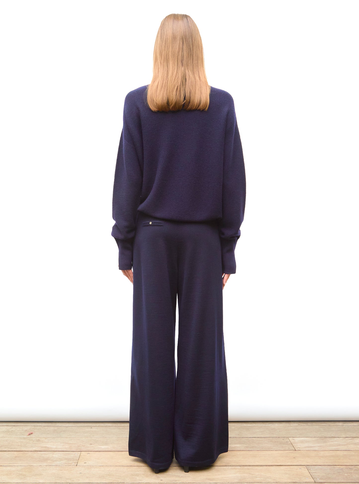 Top fin maille point mousse col montant Indigo - Pantalon de luxe