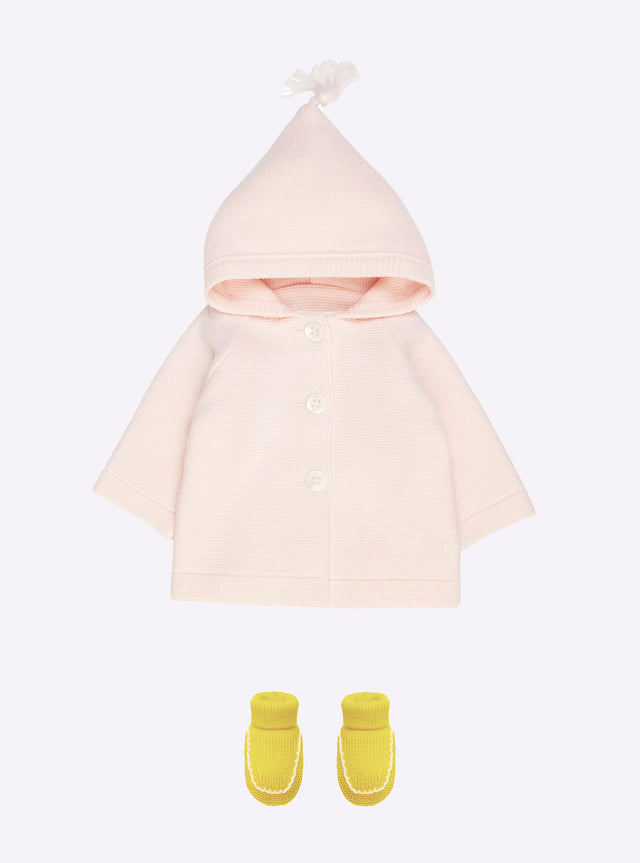 baby slippers with crochet finishes - Image principale