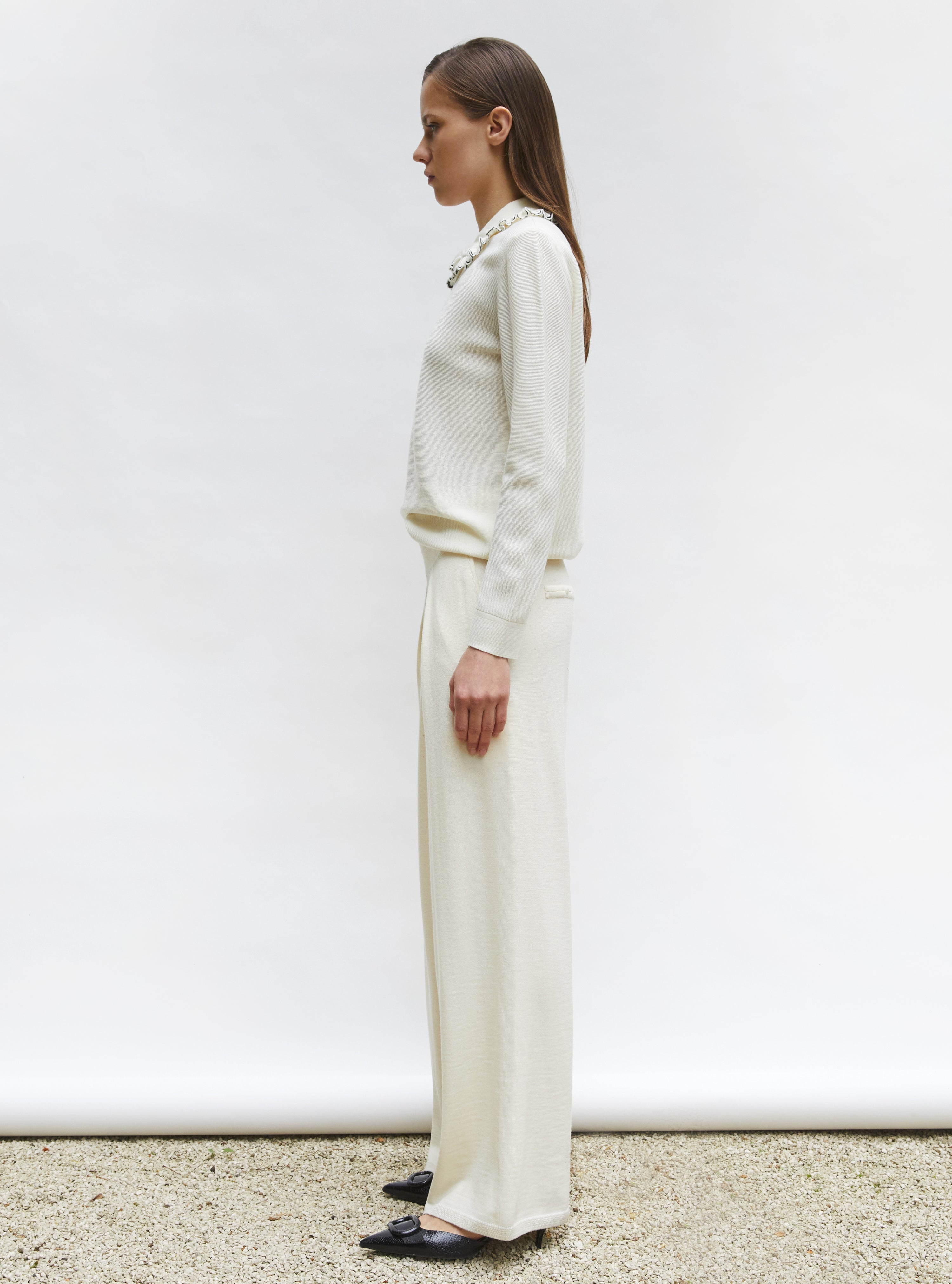 Chemise en maille col volanté naturel-noir profond - Vêtement de luxe femme