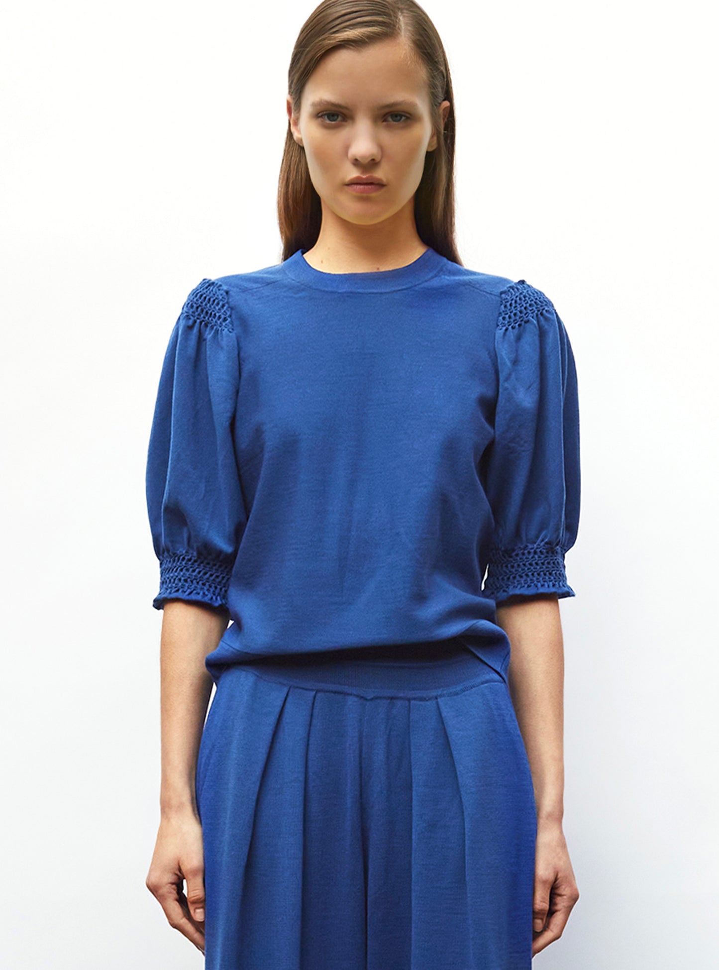 Top à détails en maille smockée bleu roi - Vêtement de luxe femme