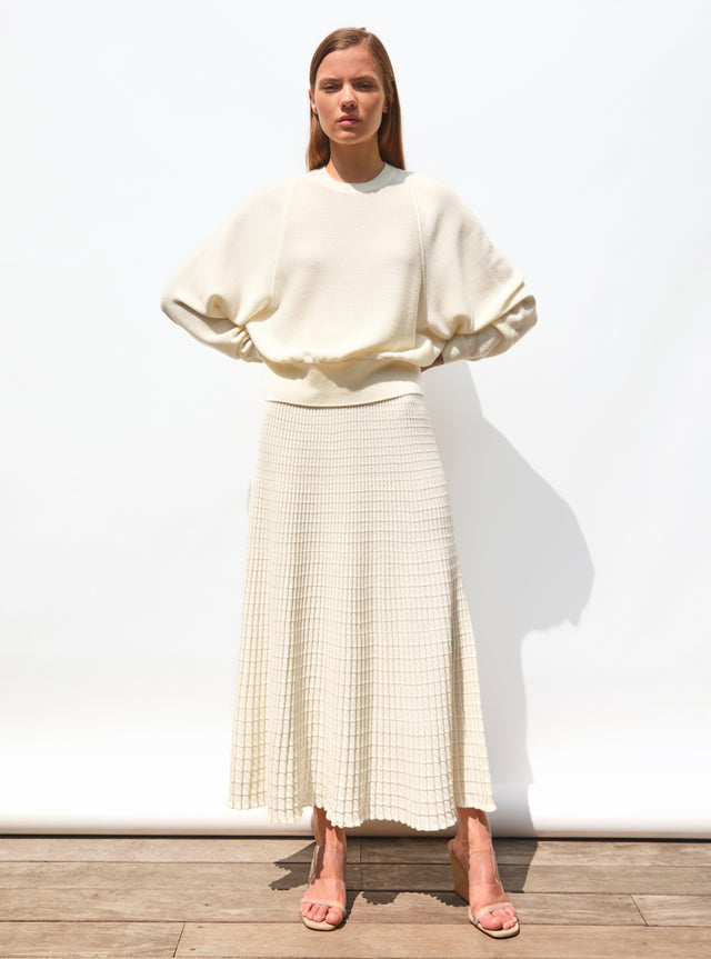 fluid skirt in an origami knit  - Image principale