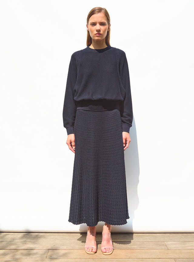 fluid skirt in an origami knit - Image principale