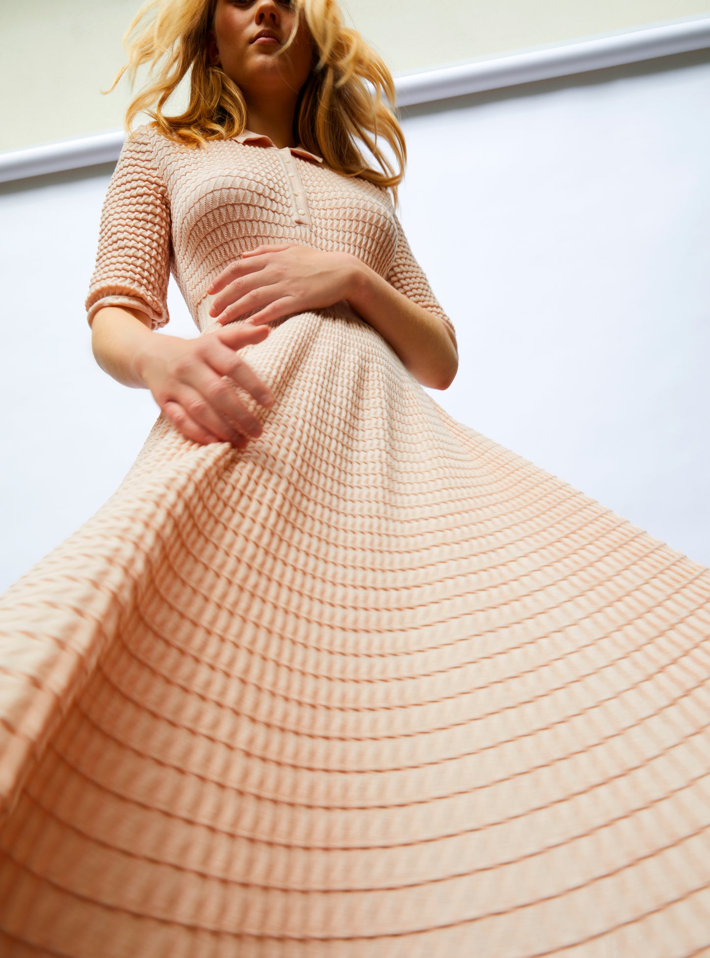 Robes de luxe femme - Robe longue maille origami Nude