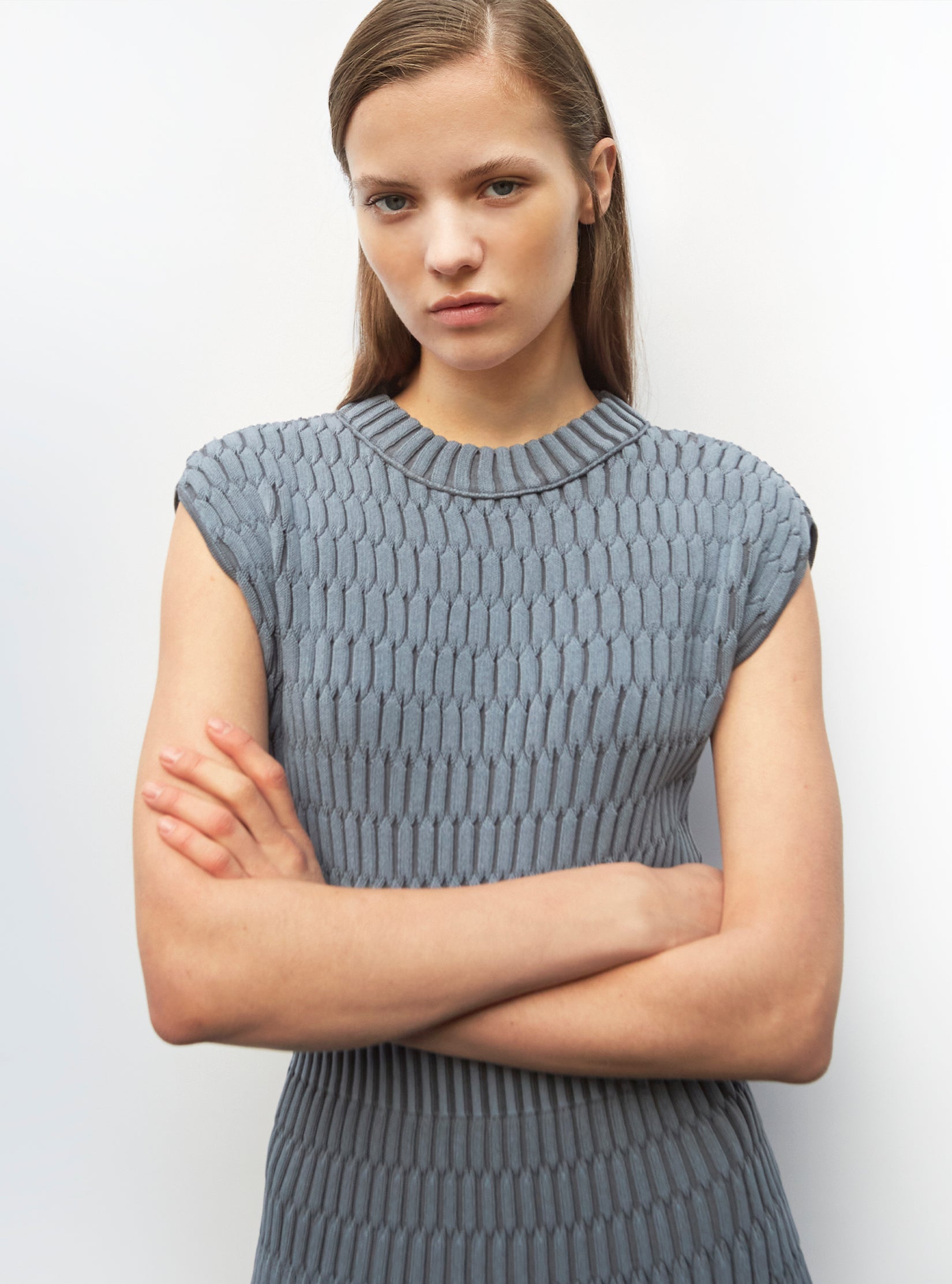 Robe longue en maille zellige acier ciel gris - Robes de luxe