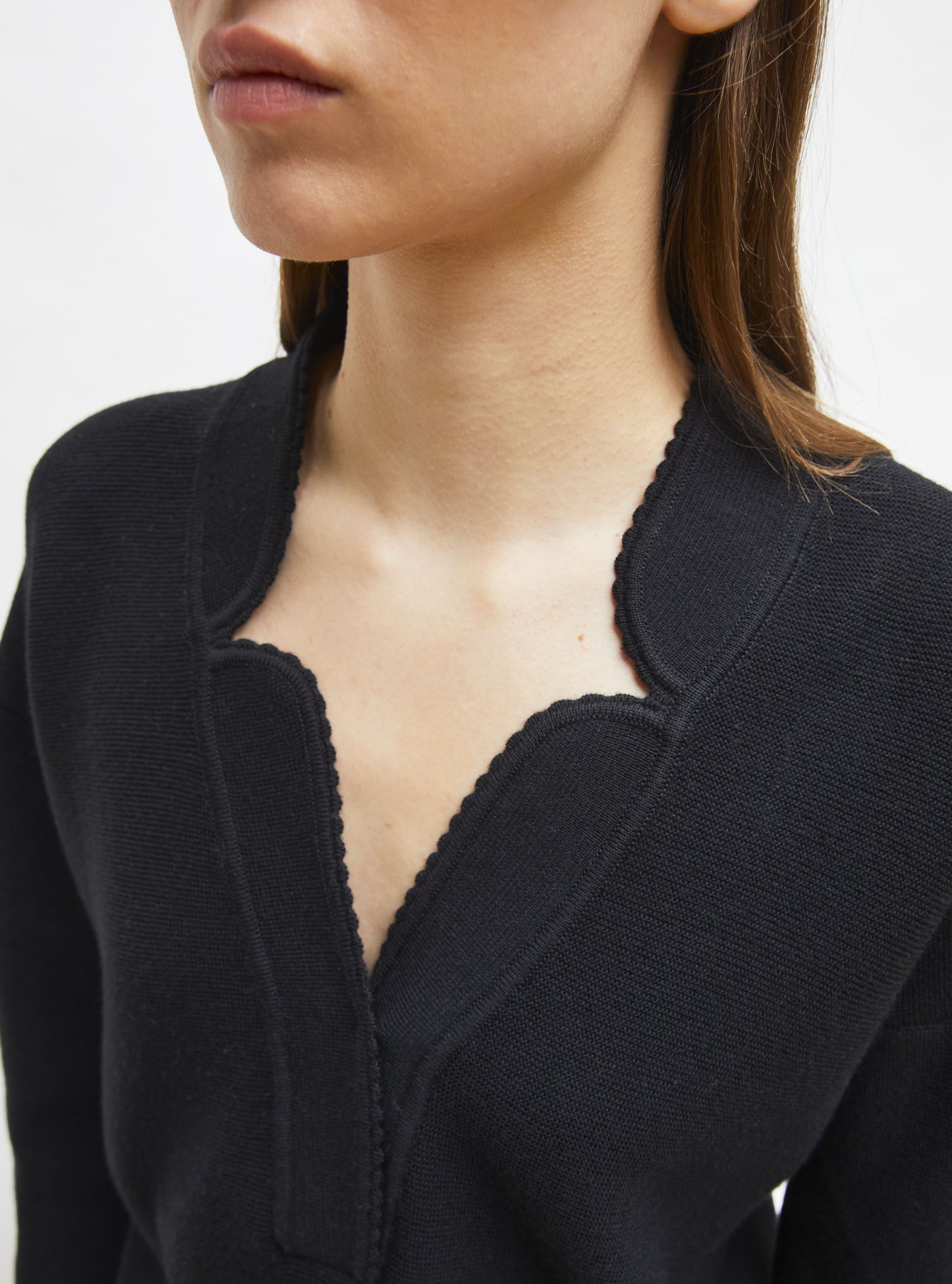 Top en maille col v festonné - Tops de luxe
