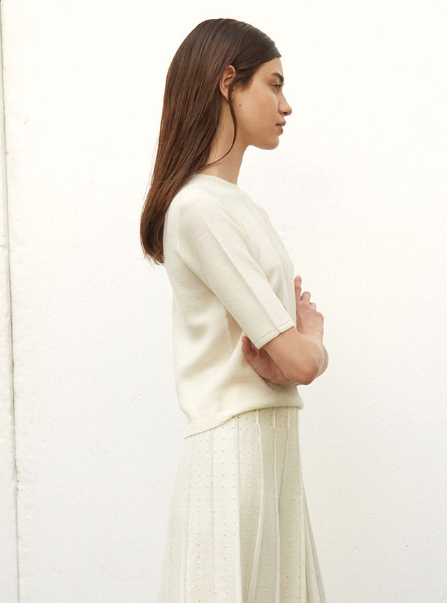 fine top with elbow-length sleeves - Image principale
