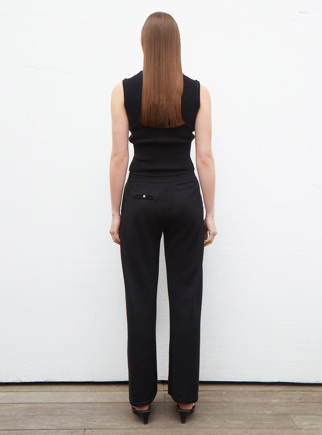 hand-embroidered sleeveless knit top - Image principale