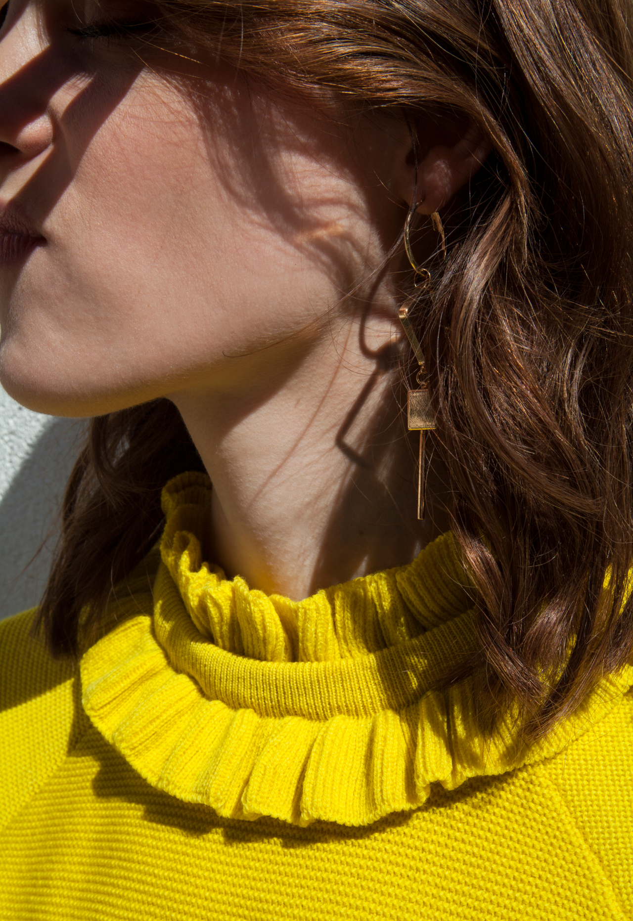 the ruffled collar 