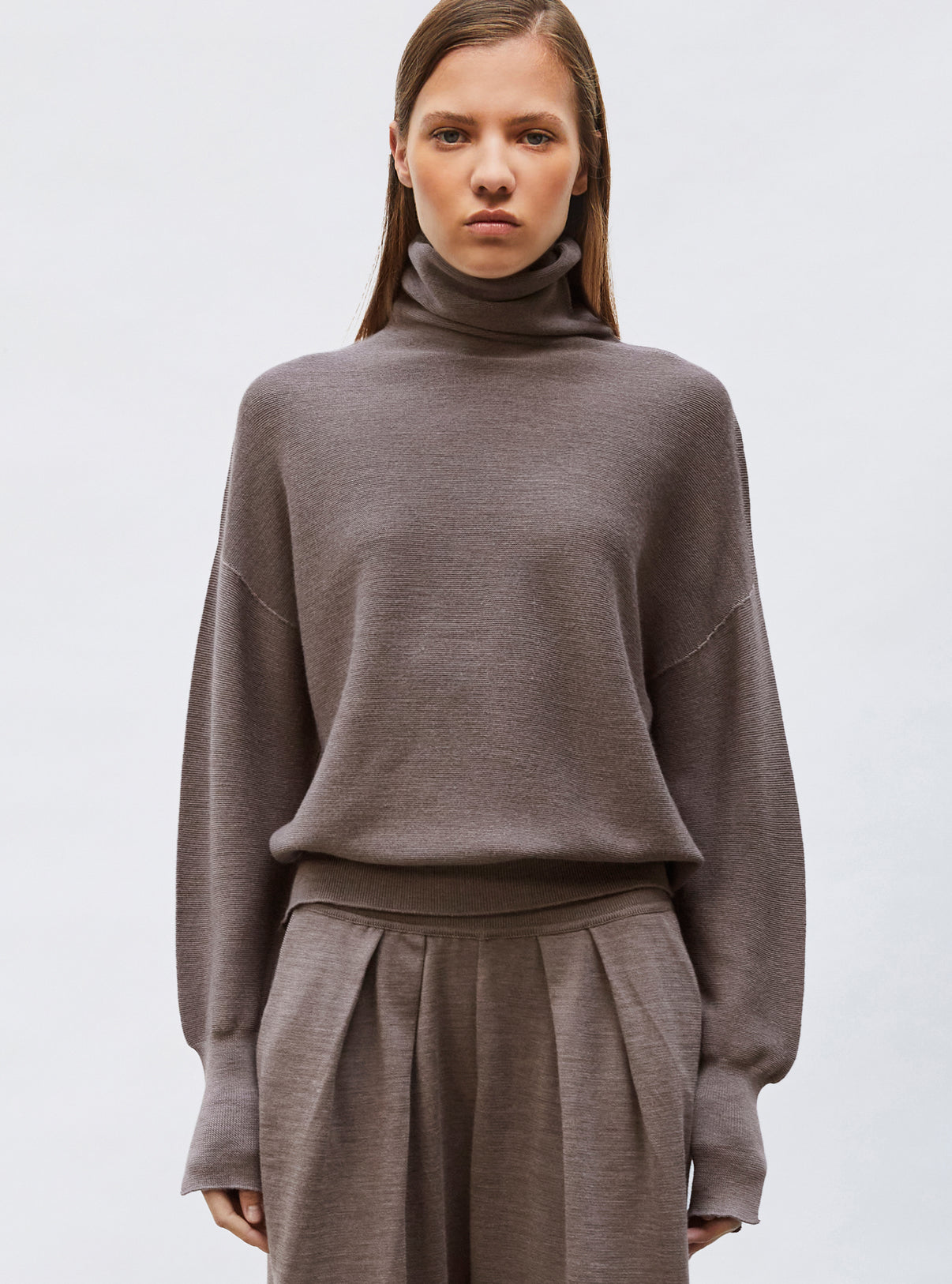 Top fin oversize à col montant Châtaigne - Vêtement en maille de luxe Molli