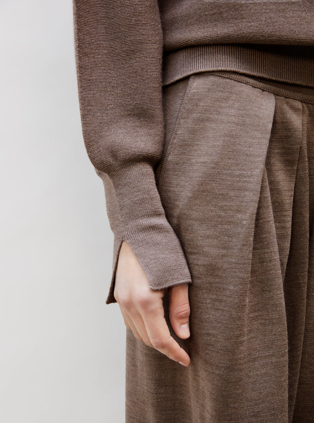 Top fin oversize à col montant Châtaigne - Vêtement en maille de luxe Molli