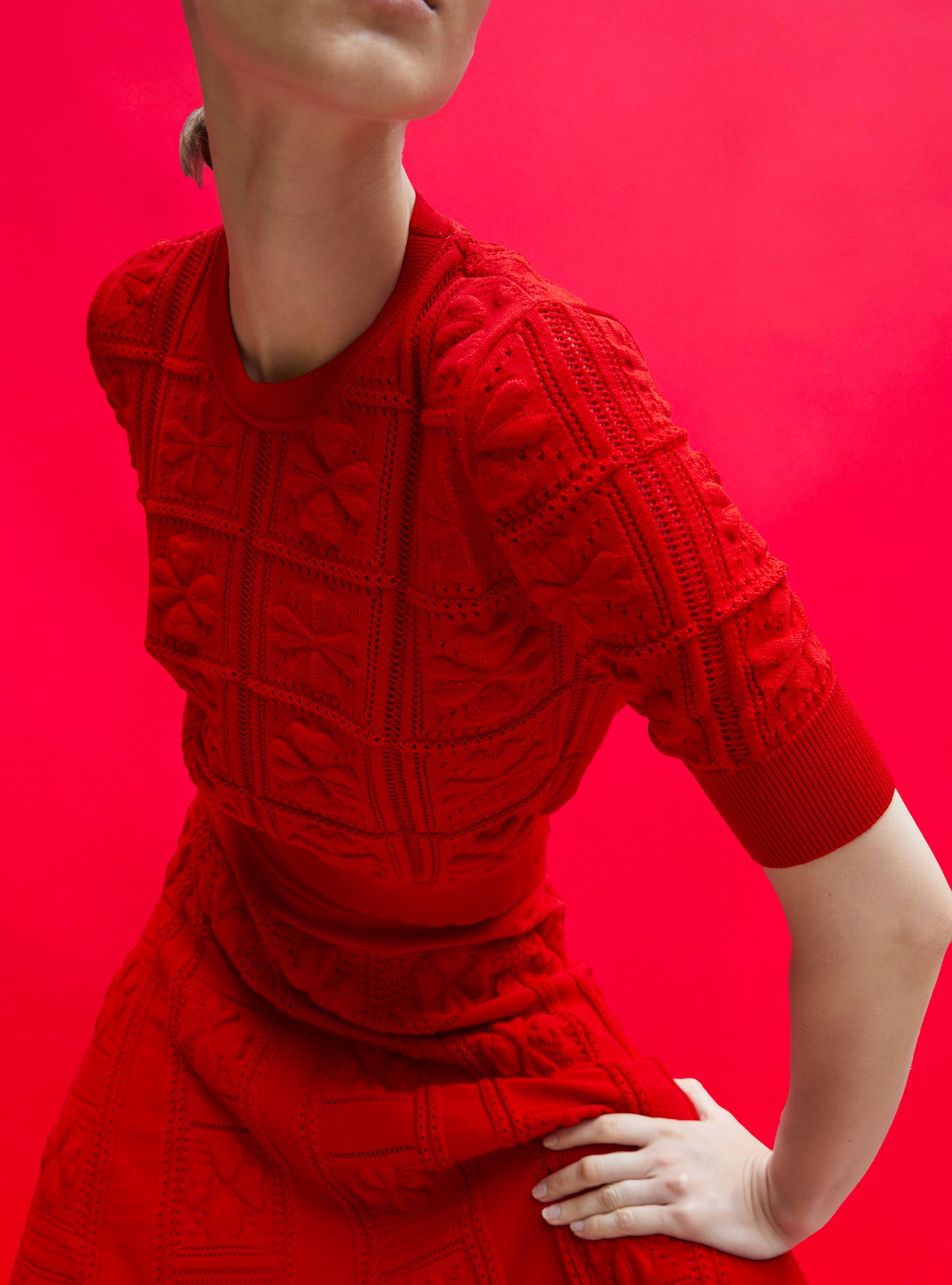 Top maille trèfle rouge vif - Vêtement de luxe femme