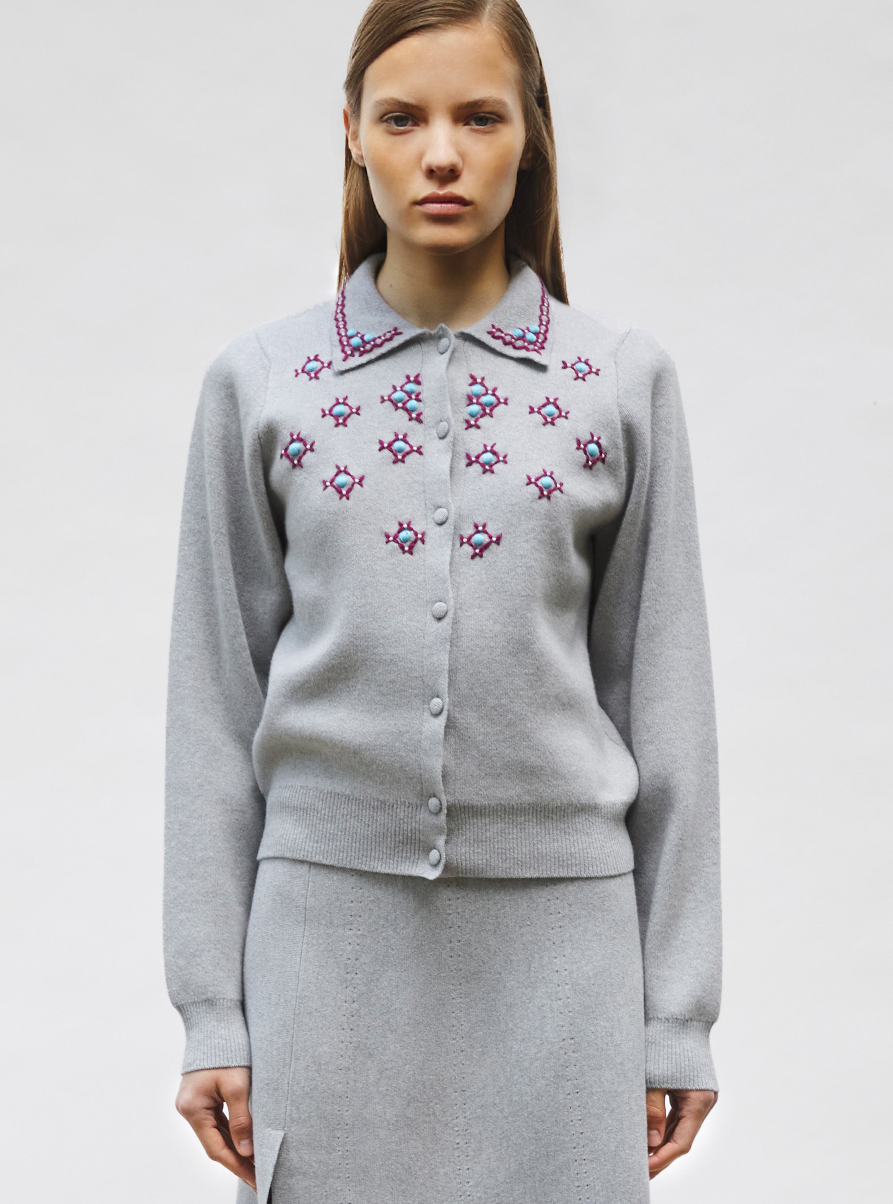 Cardigan maille brodé main Gris souris - Vêtement en maille de luxe Molli