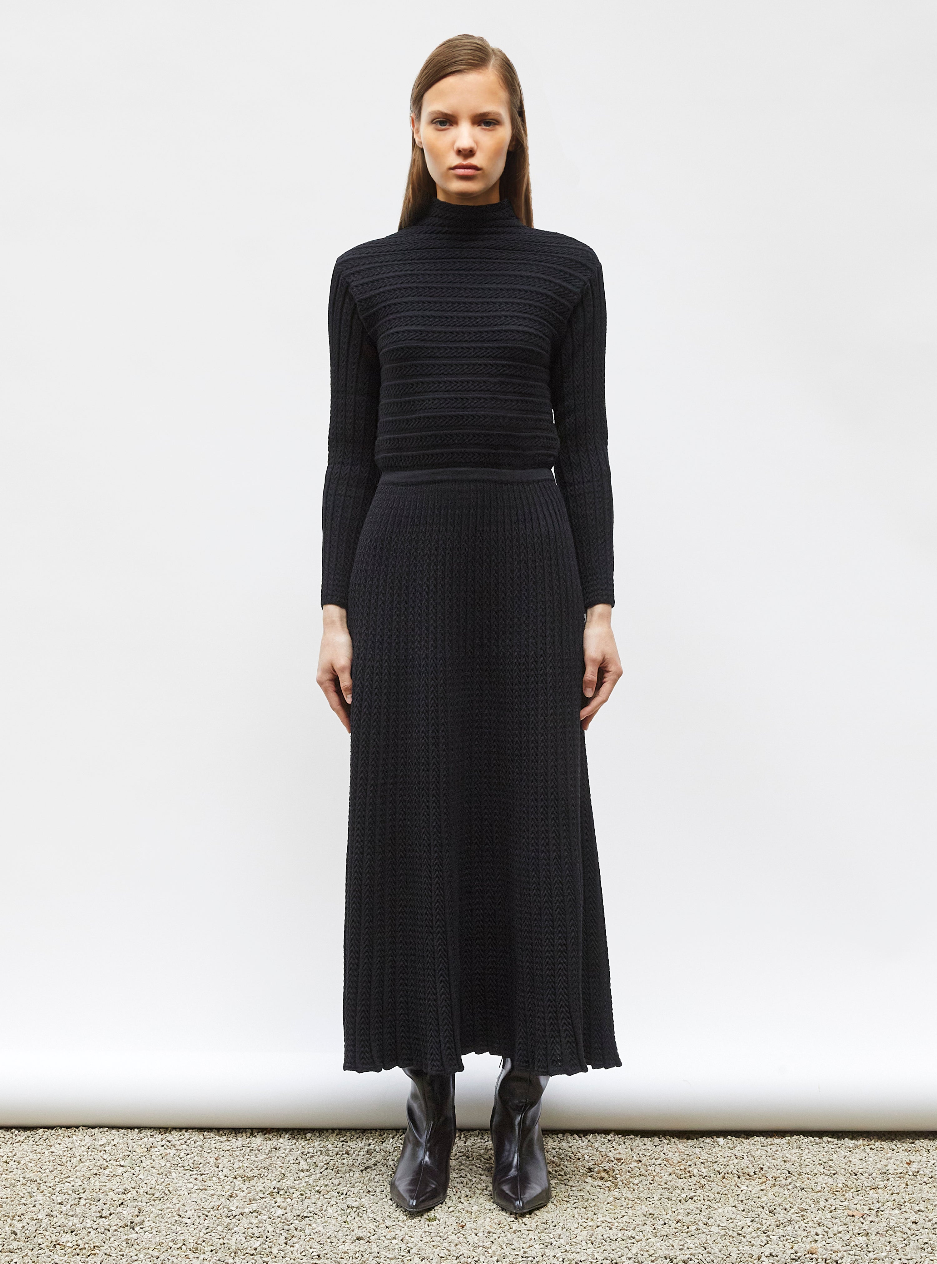 Robe maxi maille plissée Noir profond - Vêtement en maille de luxe Molli