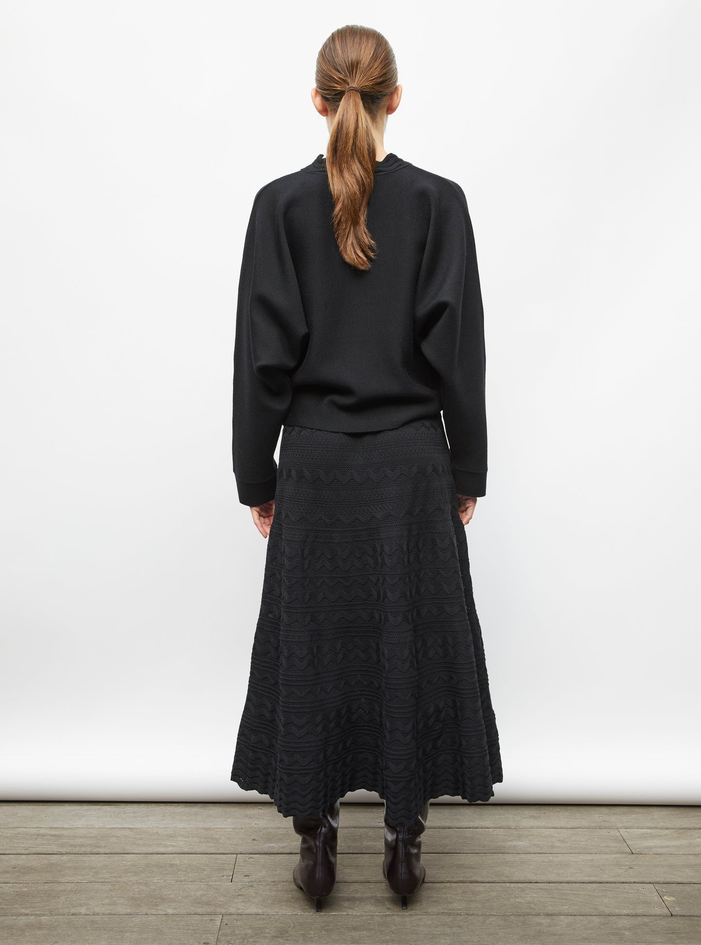 Jupe longue maille croquet noir profond - vêtement de luxe femme