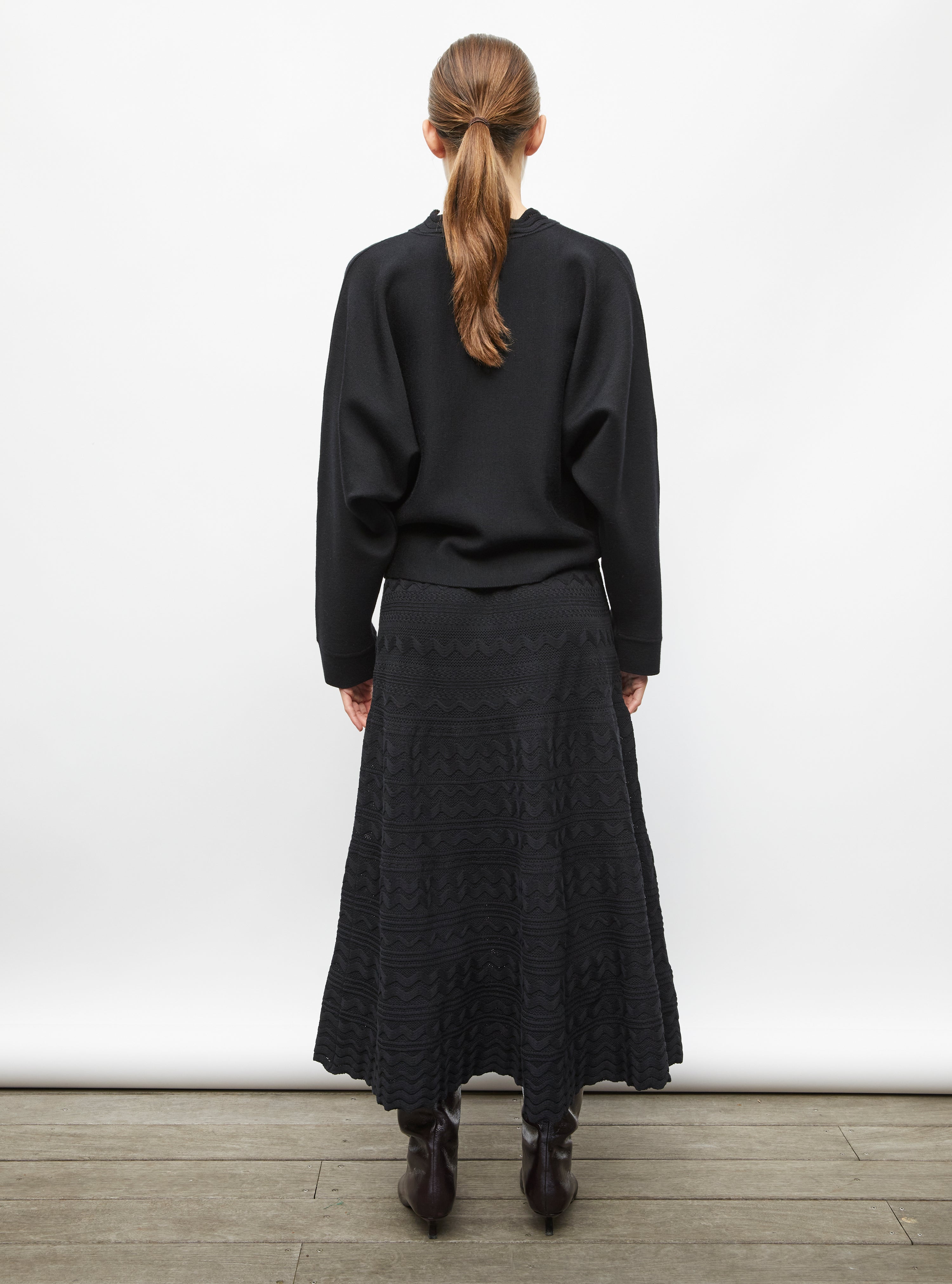 Jupe longue maille croquet noir profond - vêtement de luxe femme