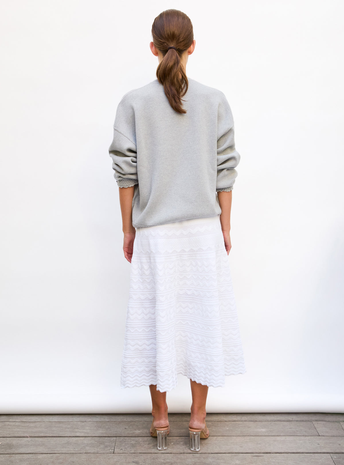 Pull de luxe femme - Sweat loose finitions smockées gris souris