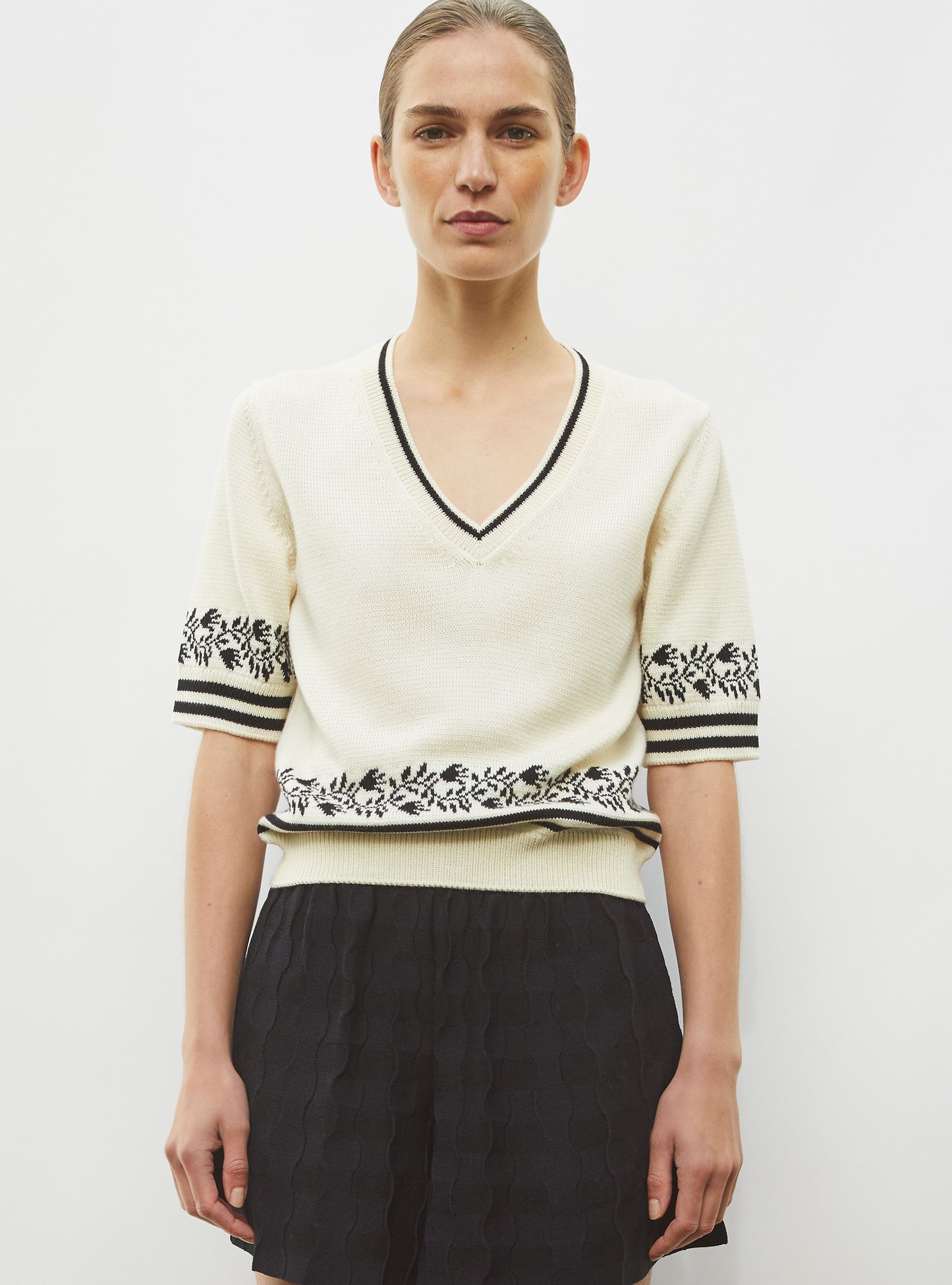 Top V maille jacquard naturel-noir profond  - Vêtement de luxe femme