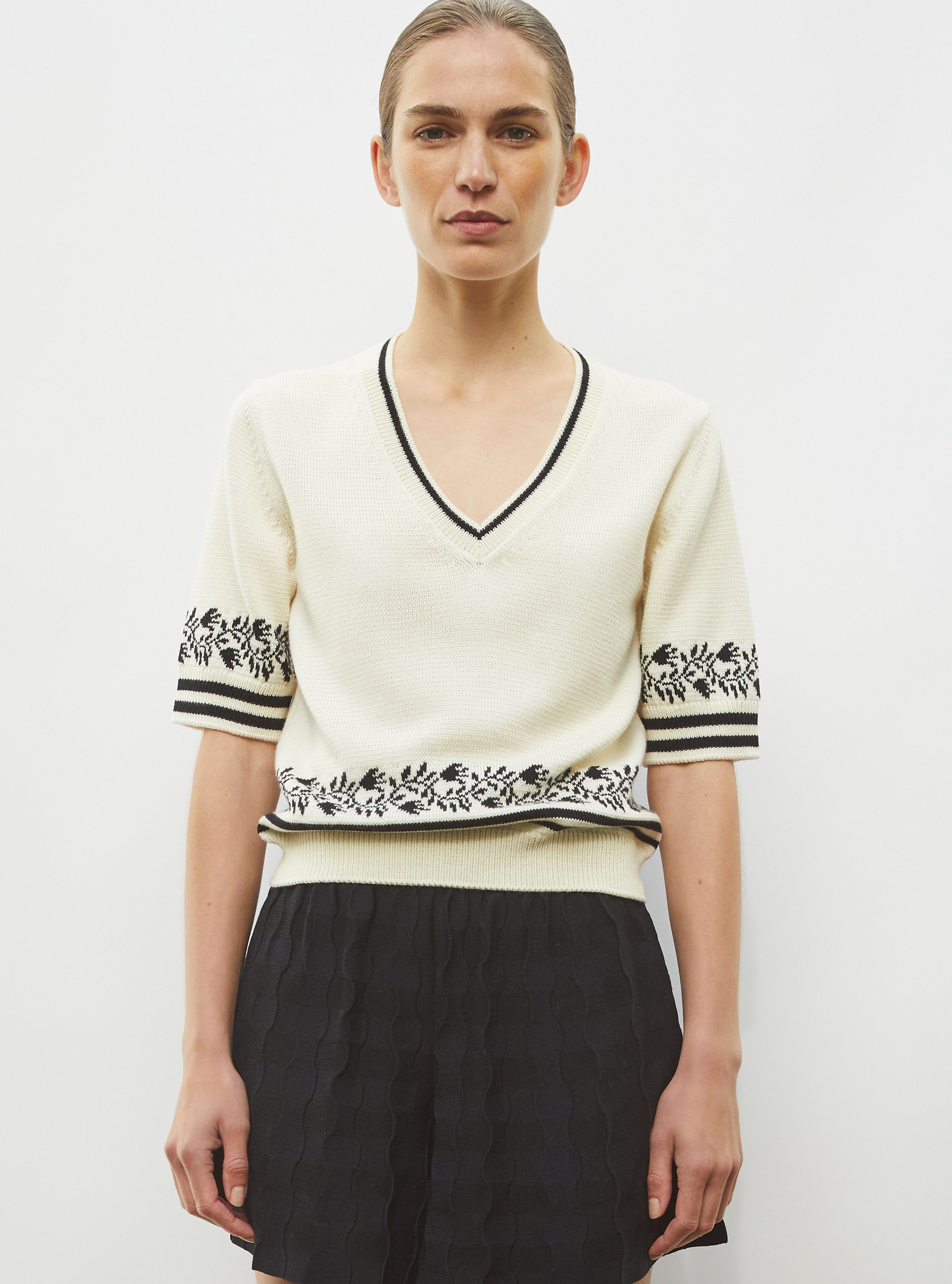 Top V maille jacquard naturel-noir profond  - Vêtement de luxe femme