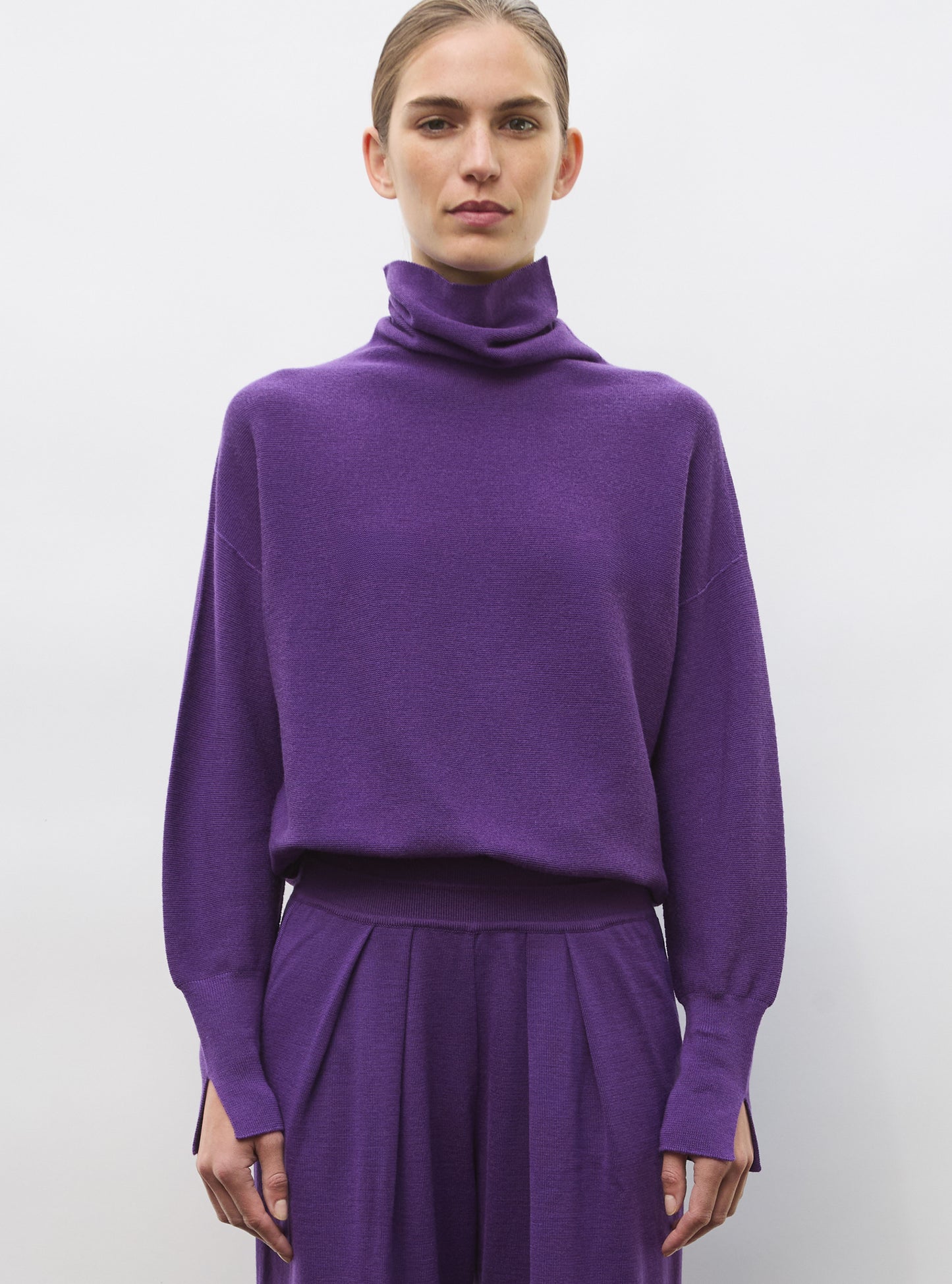 Pull fin col montant violet profond - Vêtement de luxe femme