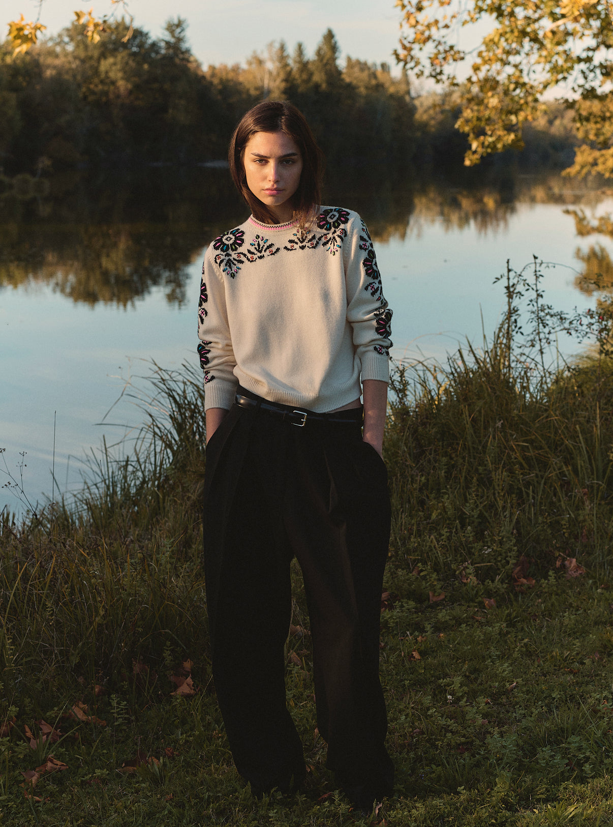 Top maille florale brodé main Naturel Naturel noir profond - Vêtement en maille de luxe Molli