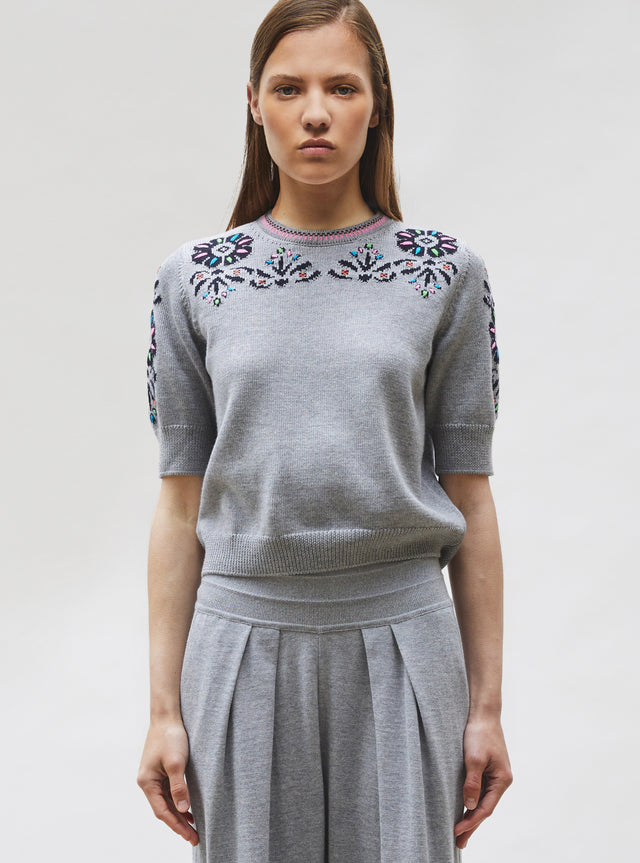 knit top with hand-embroidered flowers - Image principale