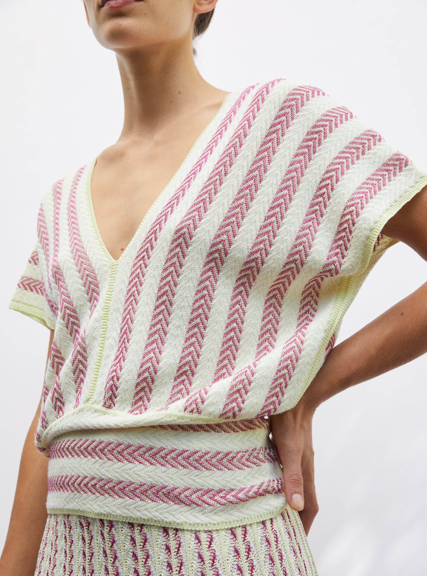 Top V maille chevron paille-bougainvillier-milk - Molli