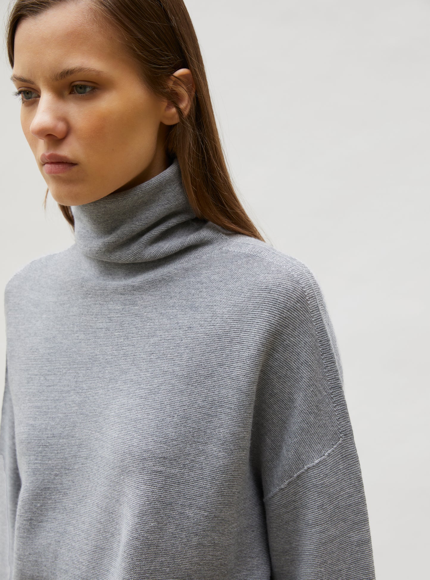 Top fin maille point mousse col montant Gris moyen - Vêtement de luxe femme