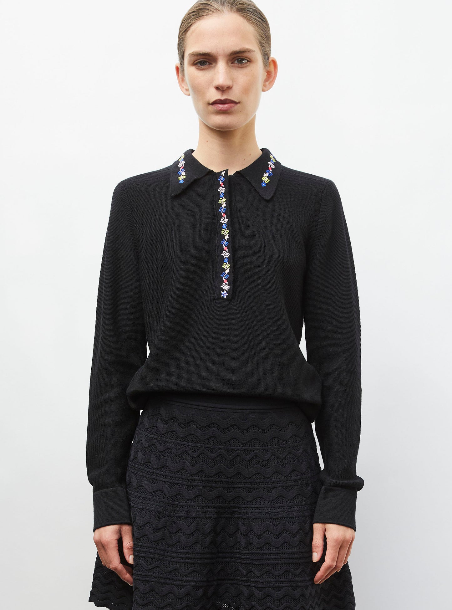 Chemise maille brodée fleurs noir profond - Vêtement de luxe femme