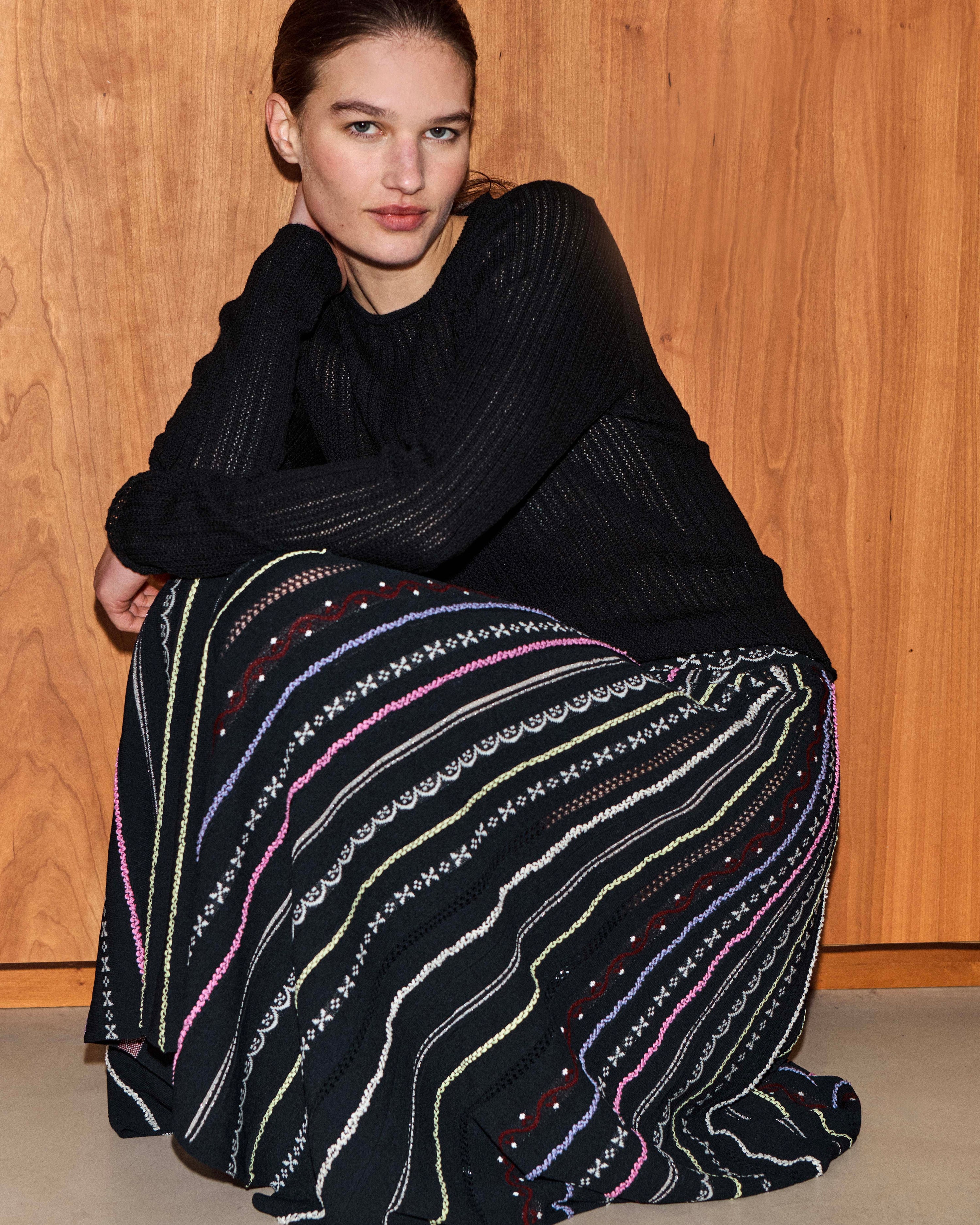 Jupe longue maille plumetis noir profond-multi - Vêtement en maille de luxe Molli