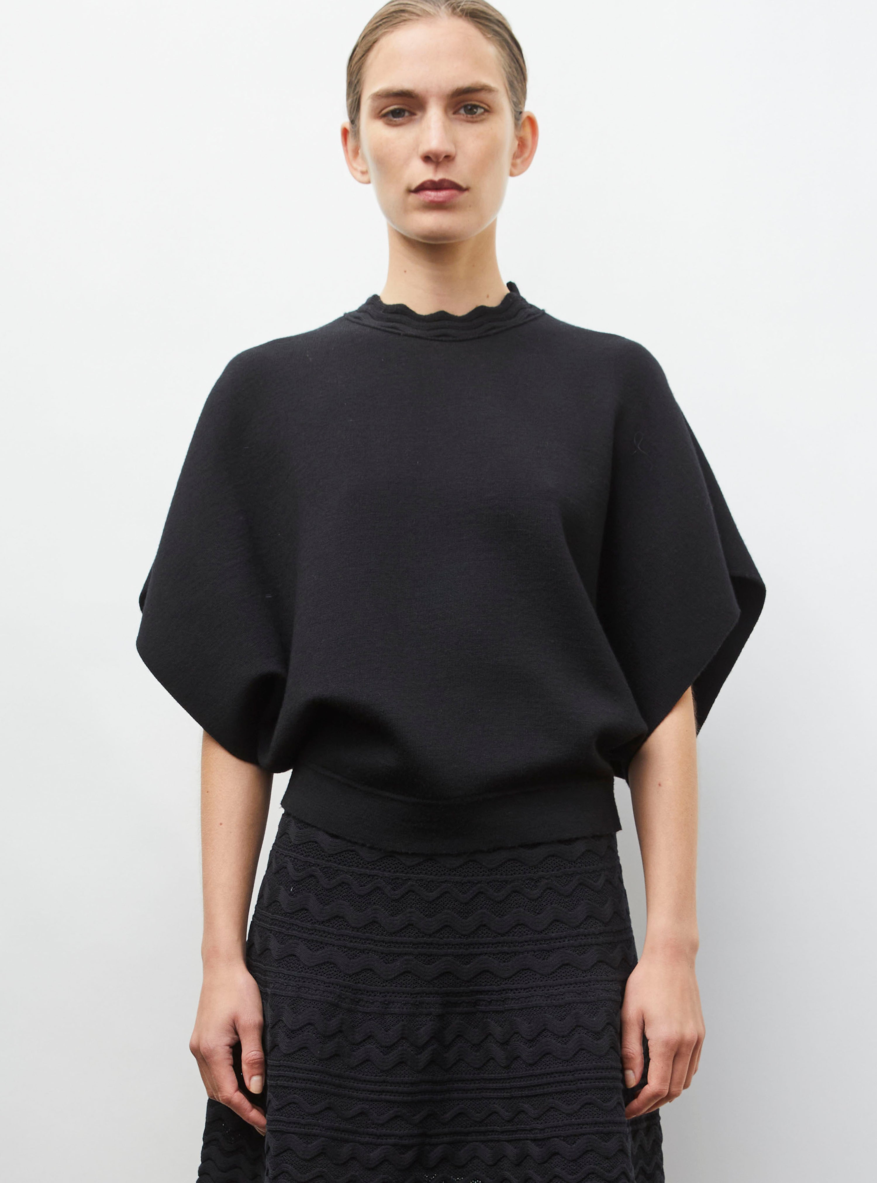 Top sans manches col croquet noir profond - Vêtement de luxe femme