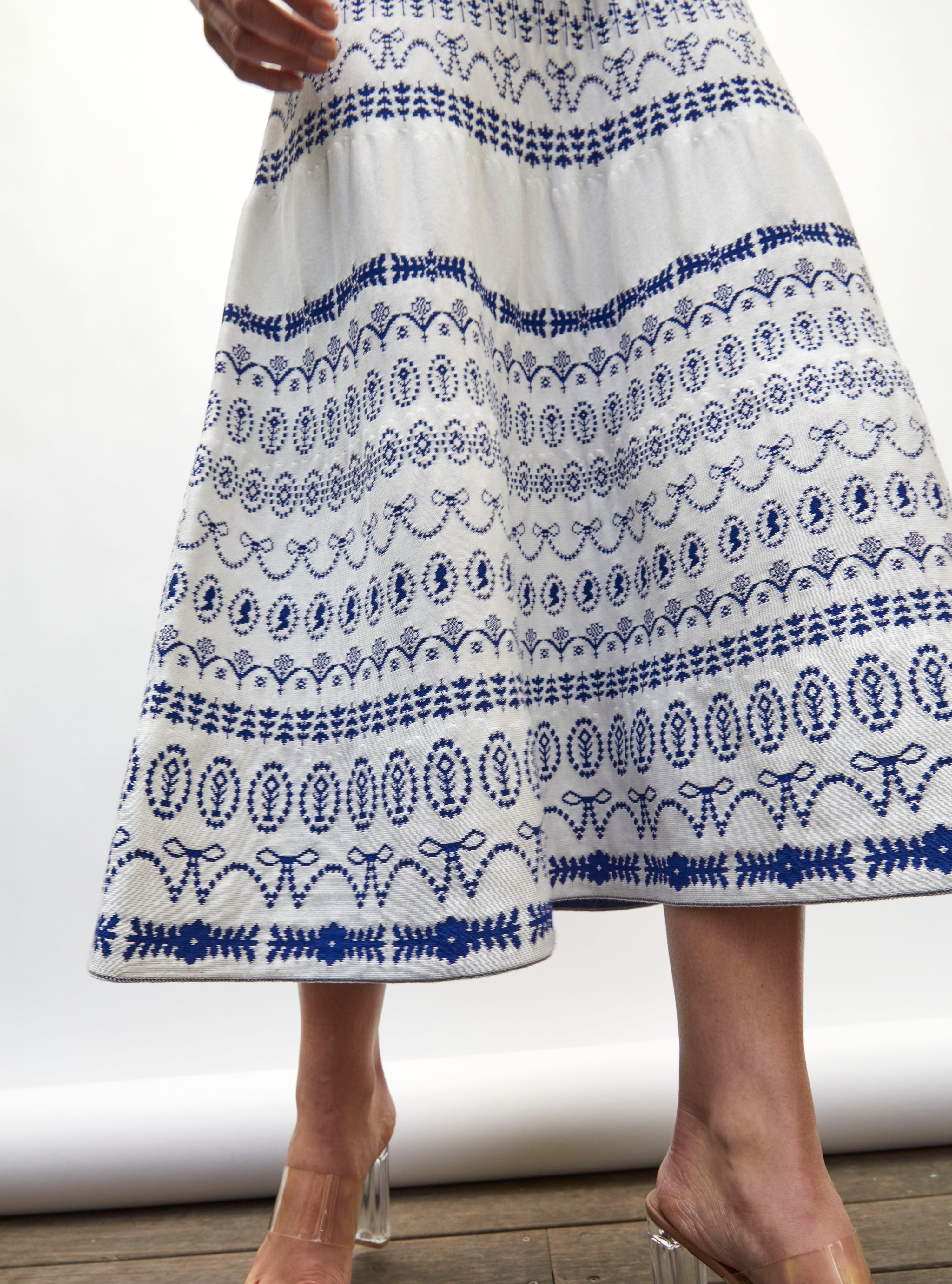 Jupe en maille de luxe Molli - Jupe fine jacquard porcelaine milk-bleu faience