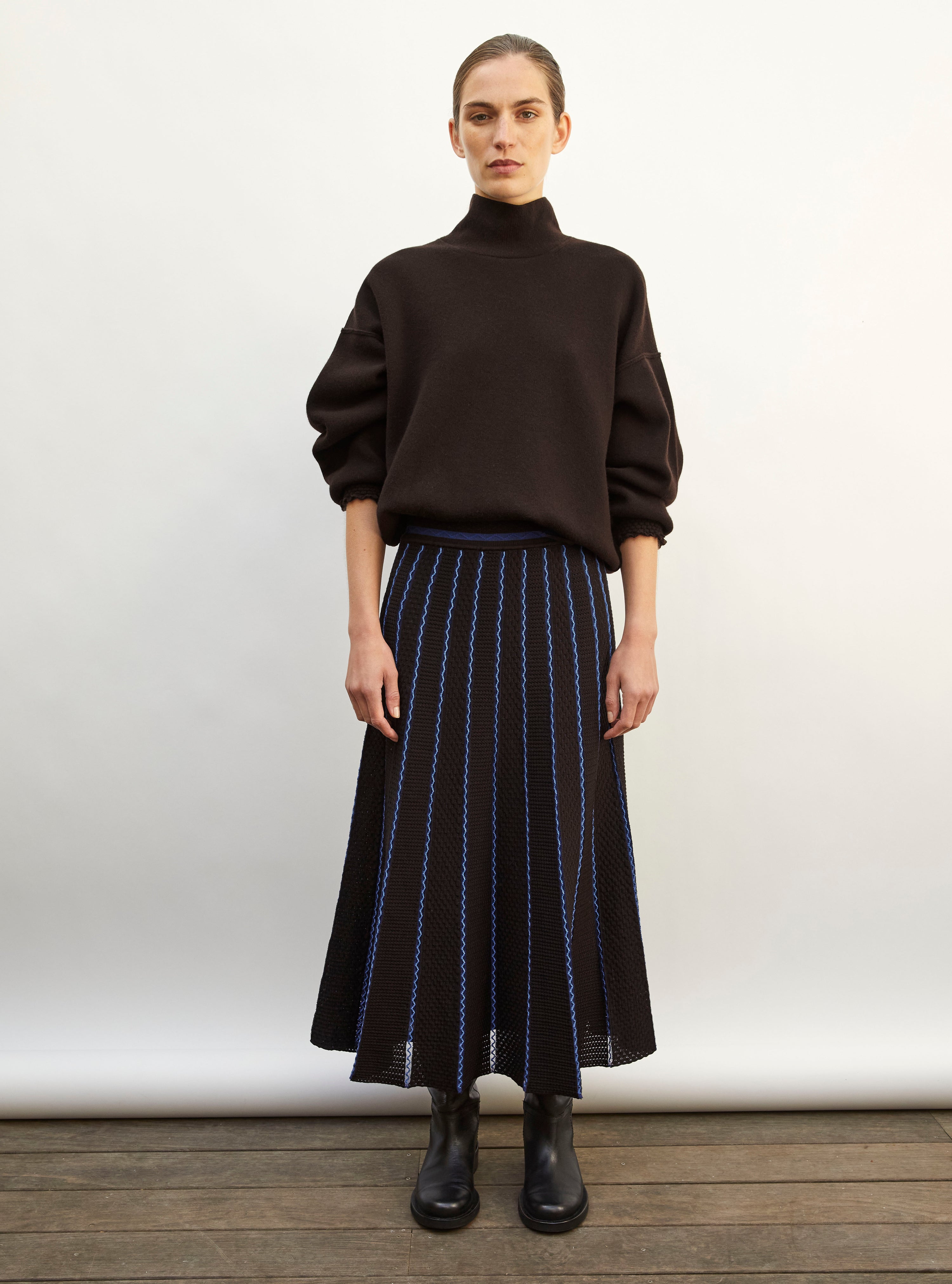 Jupe longue détails colorés ebene-bleu - Vêtement en maille de luxe Molli