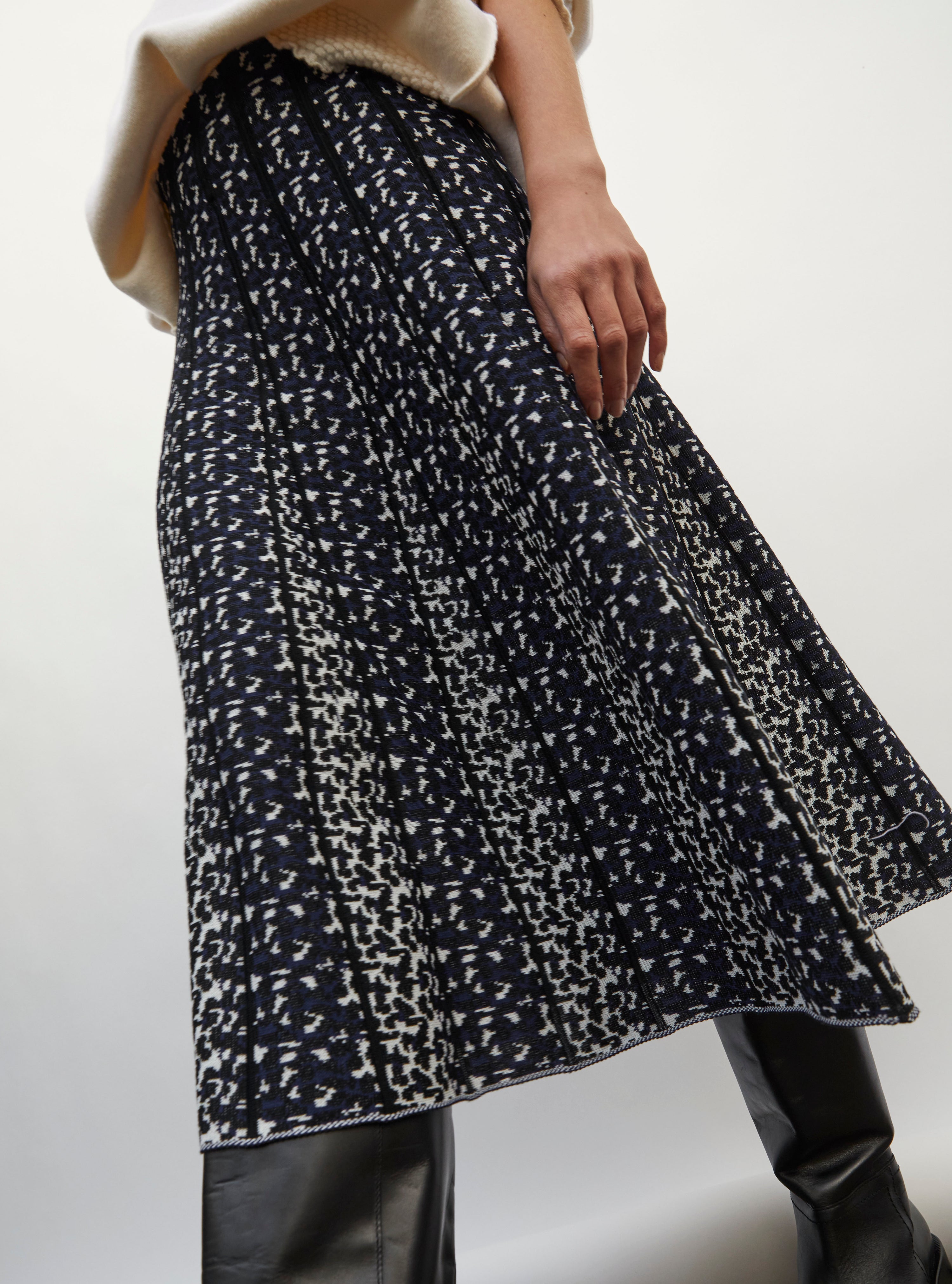 Jupe en maille de luxe Molli - Jupe fine jacquard léopard indigo-multi