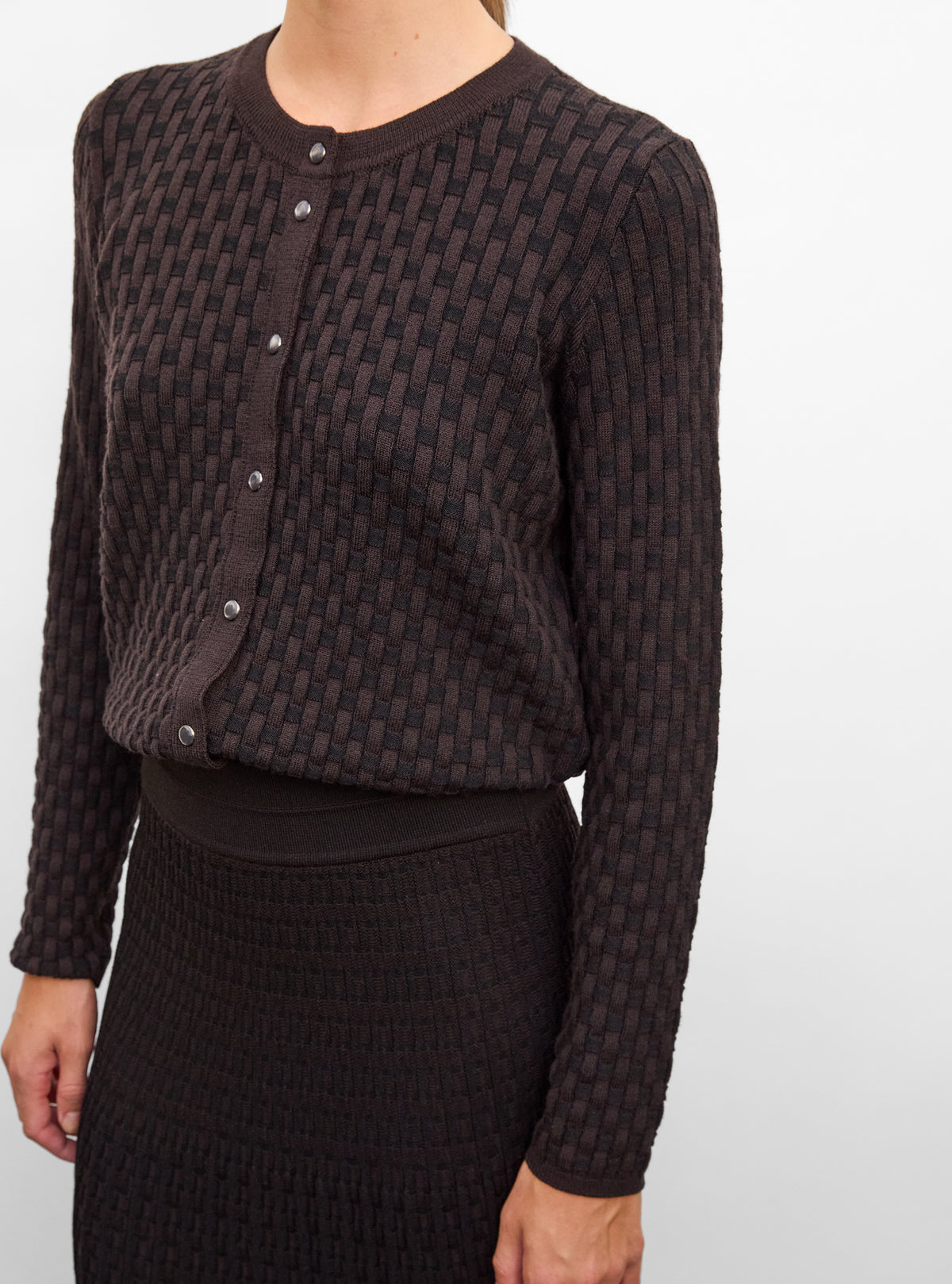 Cardigan en maile de luxe Molli - Cardigan maille cannage ebene noir profond