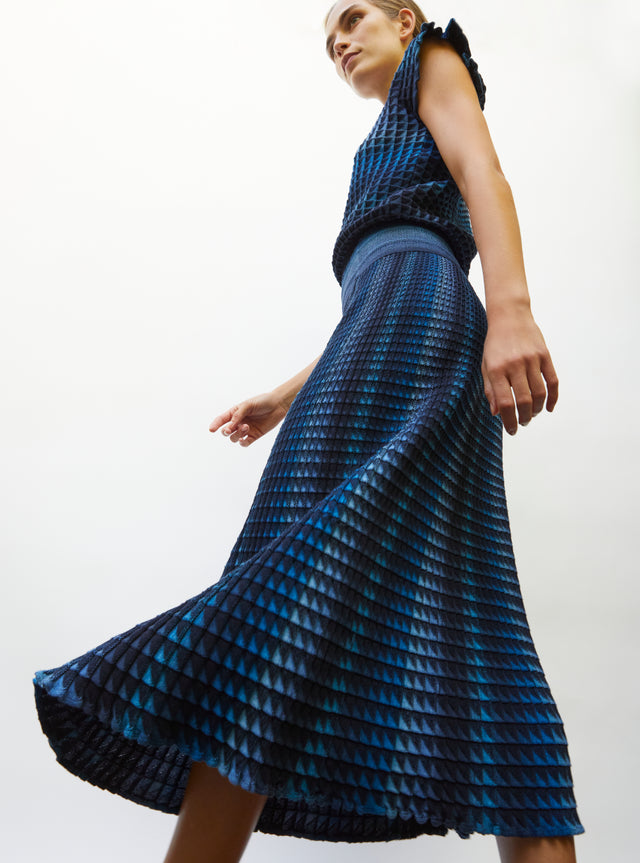 fluid skirt in an origami knit - Image principale