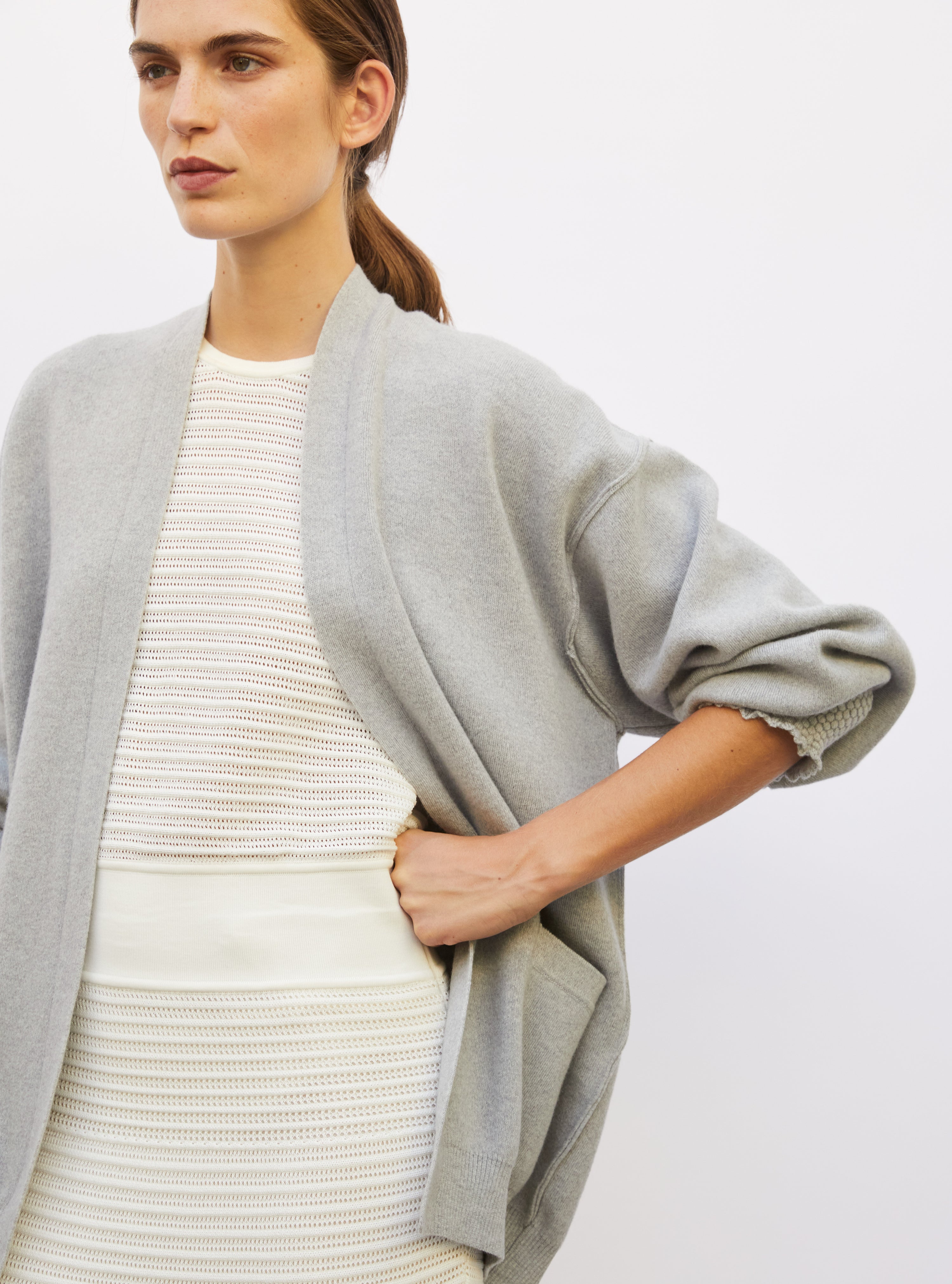 Cardigan de luxe femme - Cardigan finitions smockées gris souris
