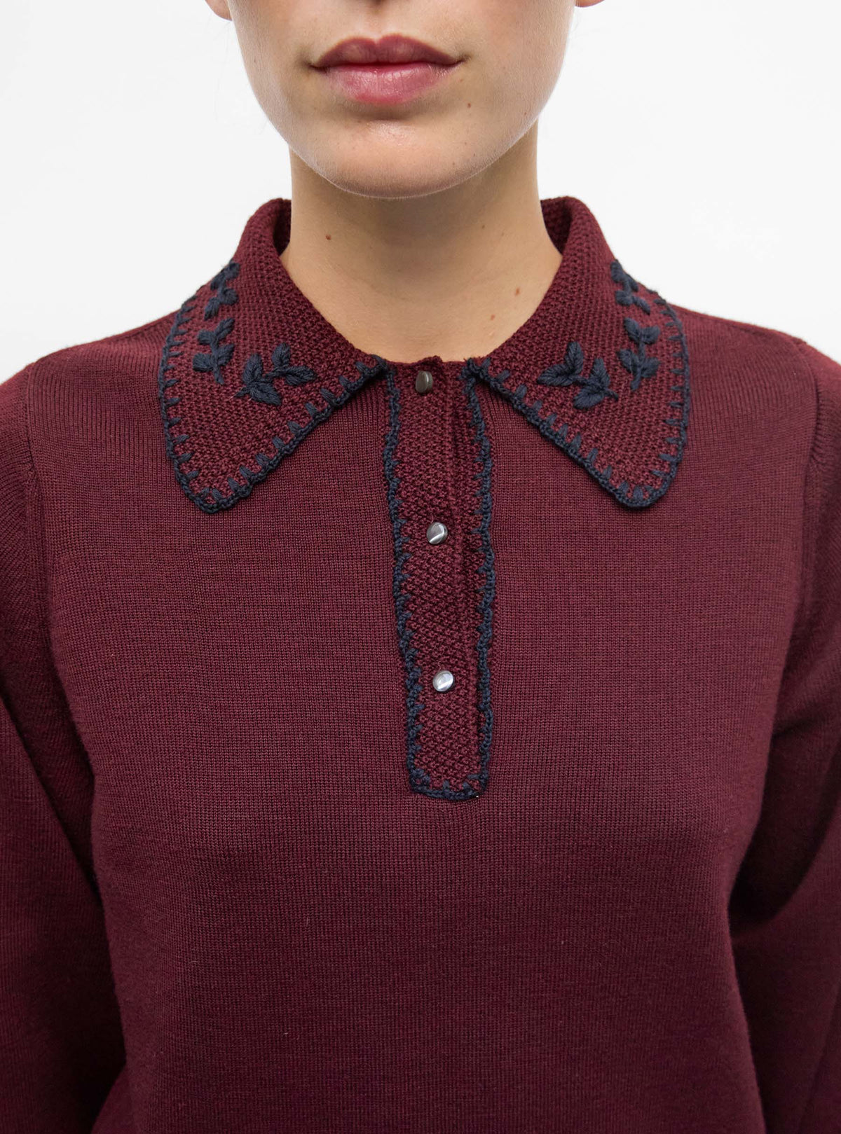 Chemise en maille de luxe Molli - Chemise en maille brodée main amarante nuit